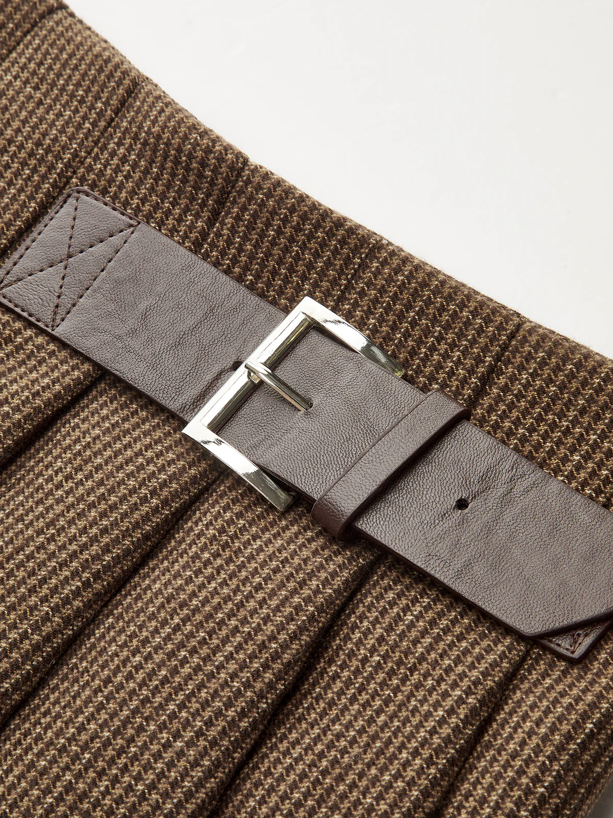Belt-Decor Houndstooth Pleated Mini Skirt - Wholesalesil