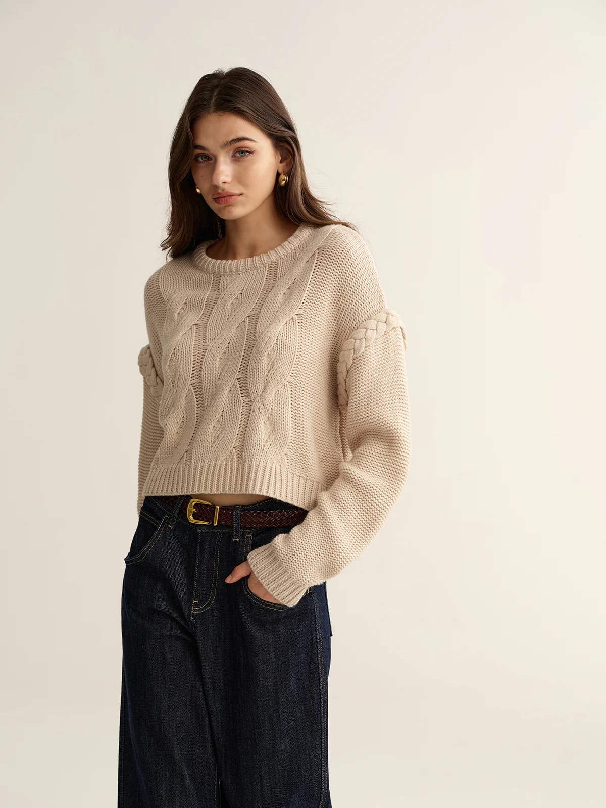 Crew Neck Cable Knit Sweater - Wholesalesil