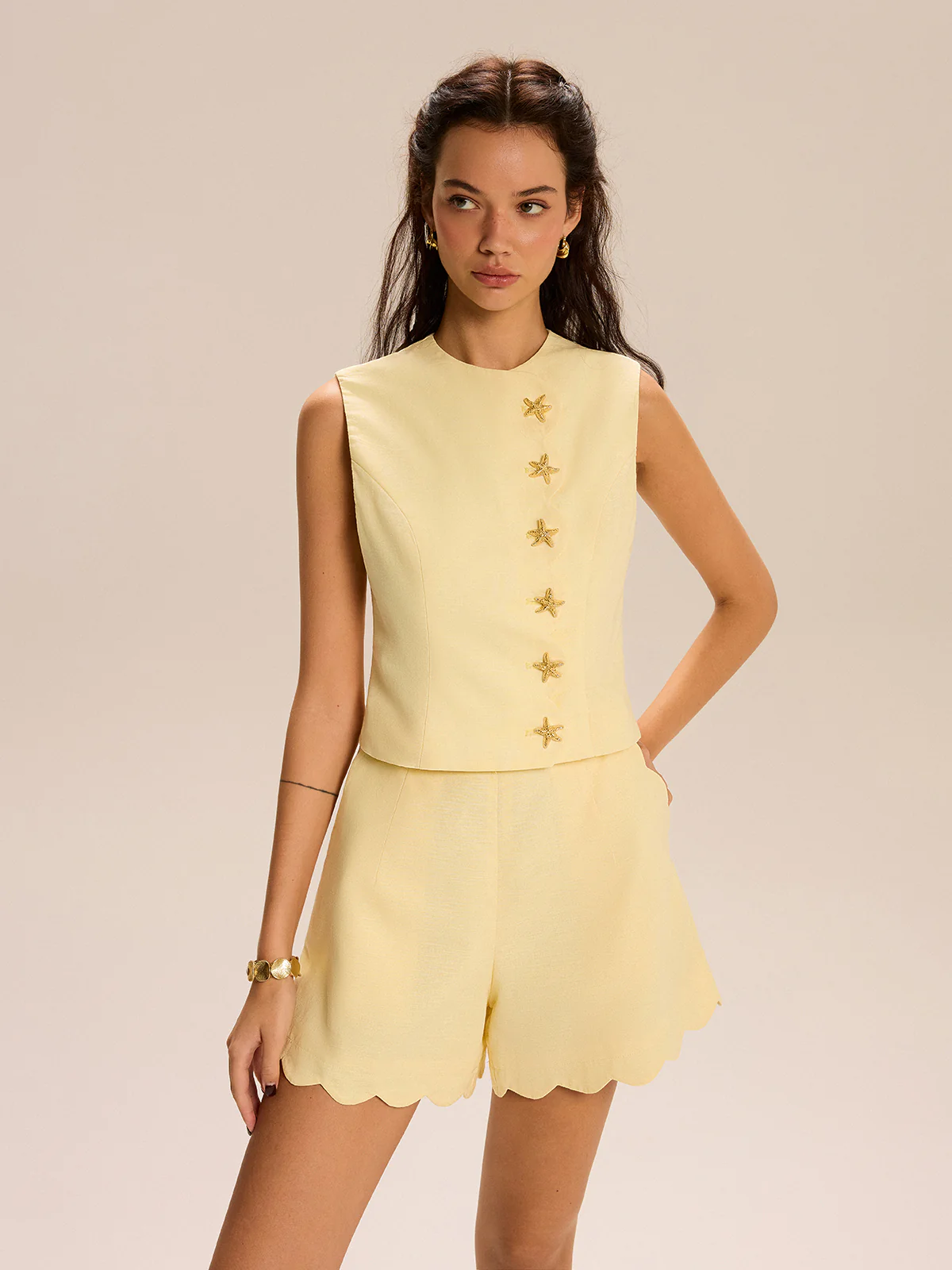 Shorts Set With Decor Button and Scallop Hem - Wholesalesil