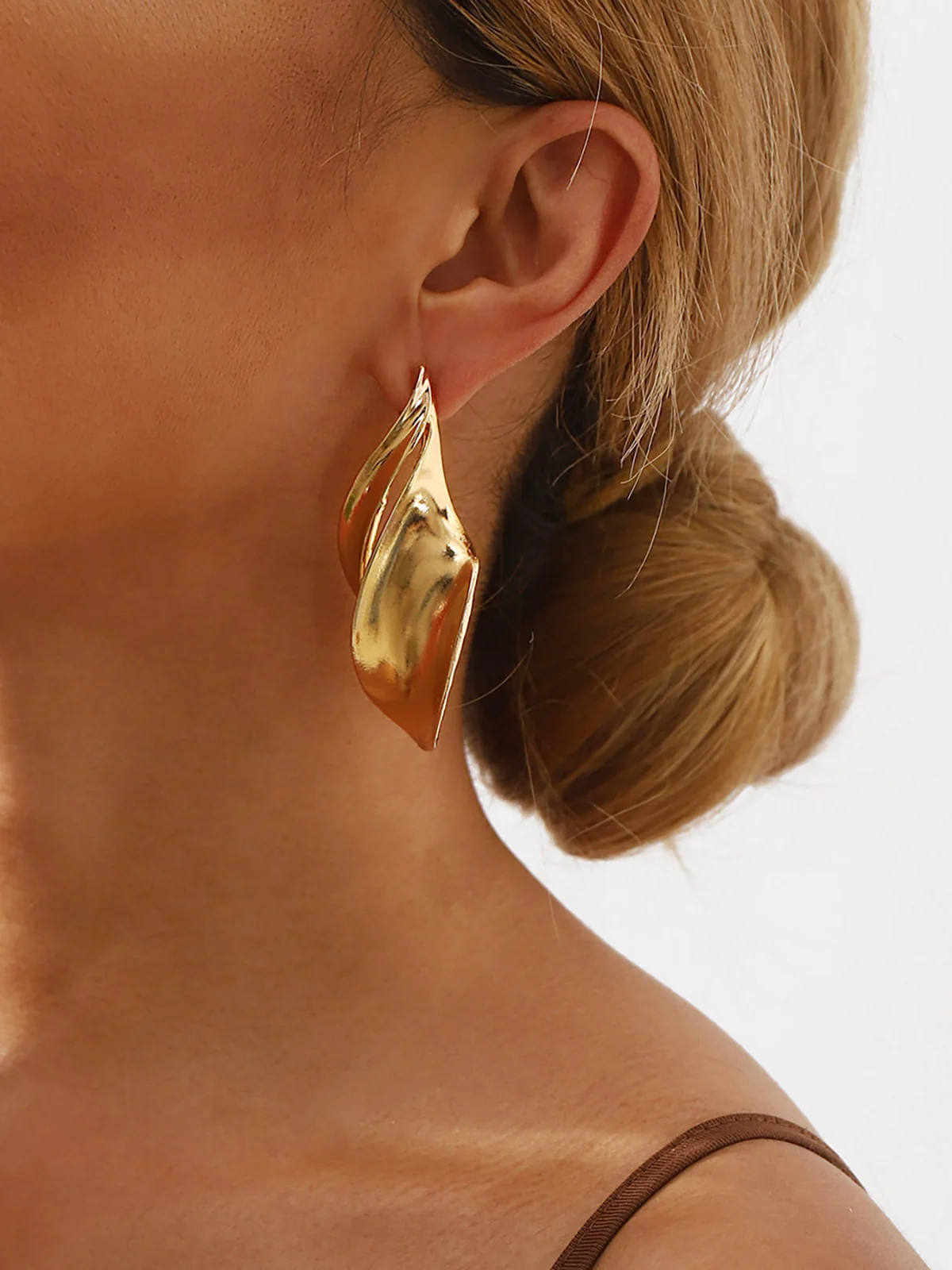 Twisted Leaf-Shaped Drop Earrings - Wholesalesil