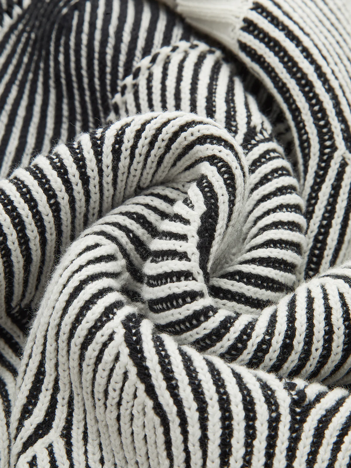 Crew Neck Wave-Knit Sweater - Wholesalesil