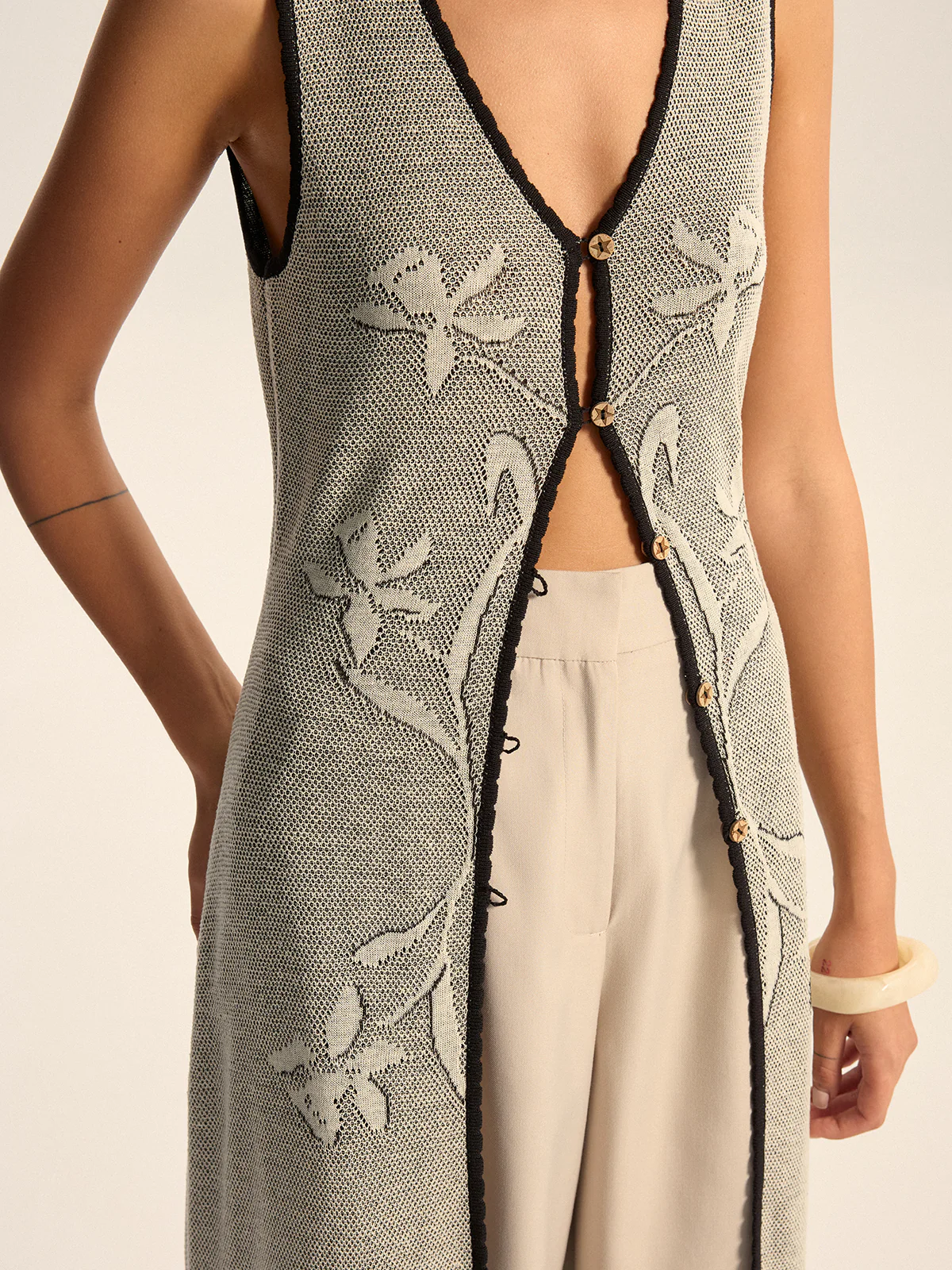 Floral Contrast Trim Knit Maxi Vest - Wholesalesil