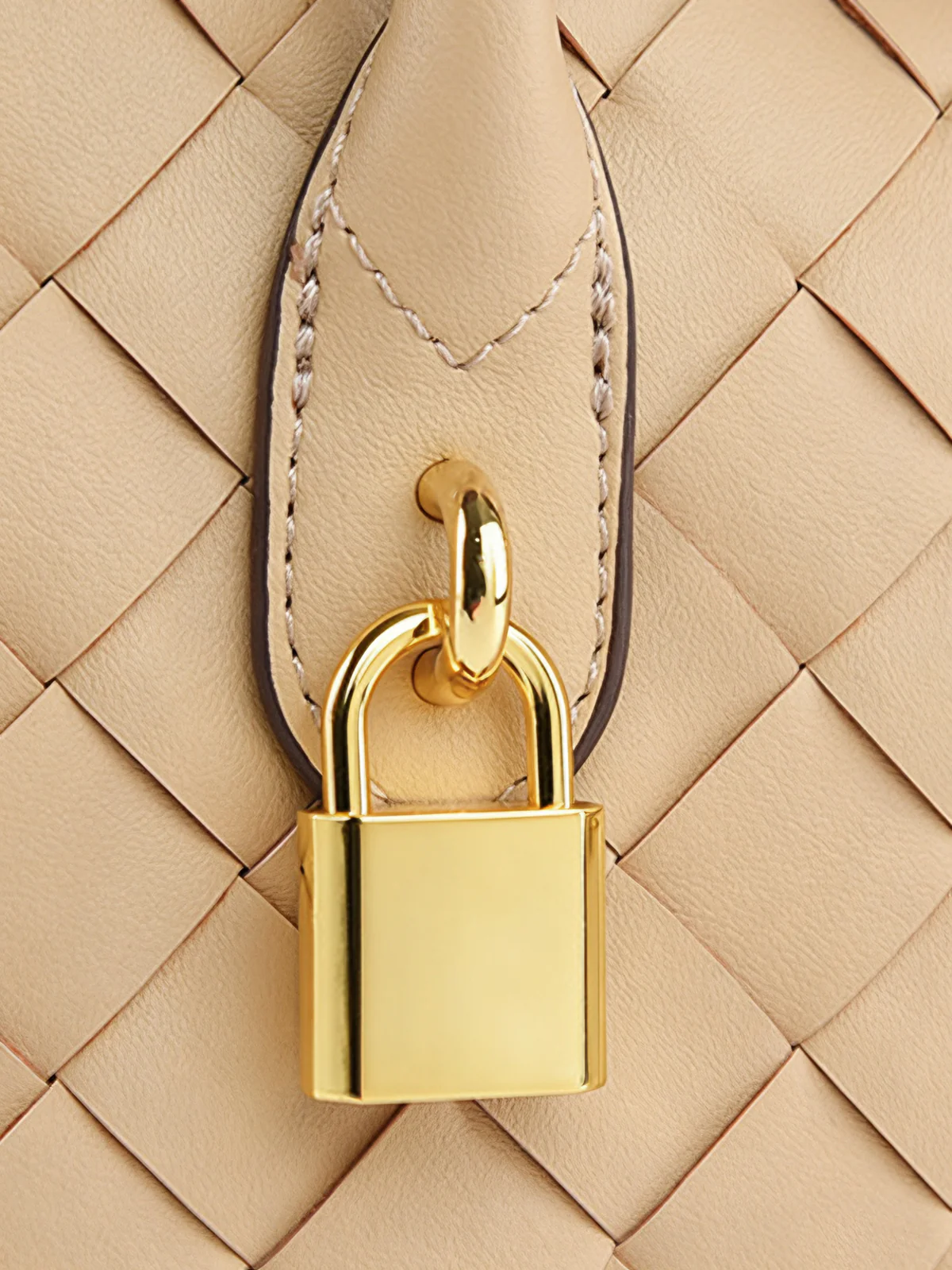 Golden Lock Detail Woven Shoulder Bag - Wholesalesil