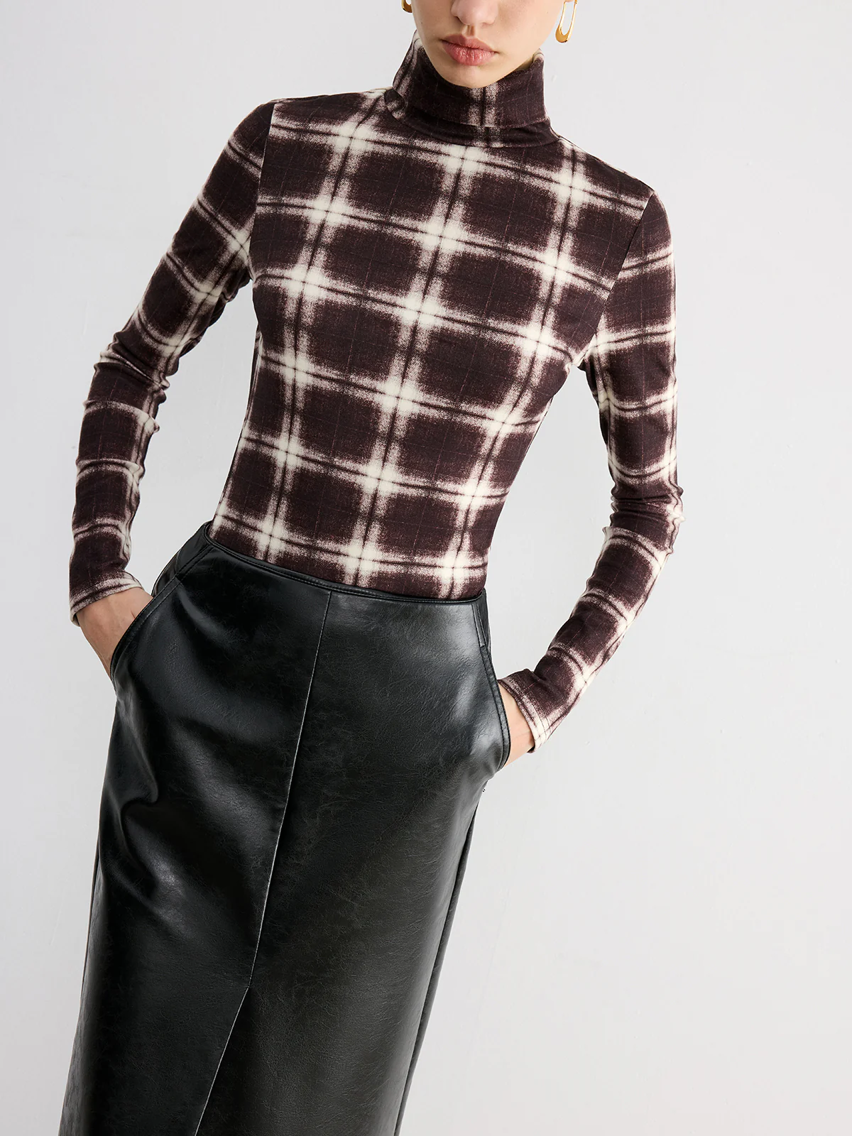 Plaid Slim Turtleneck Blouse - Wholesalesil