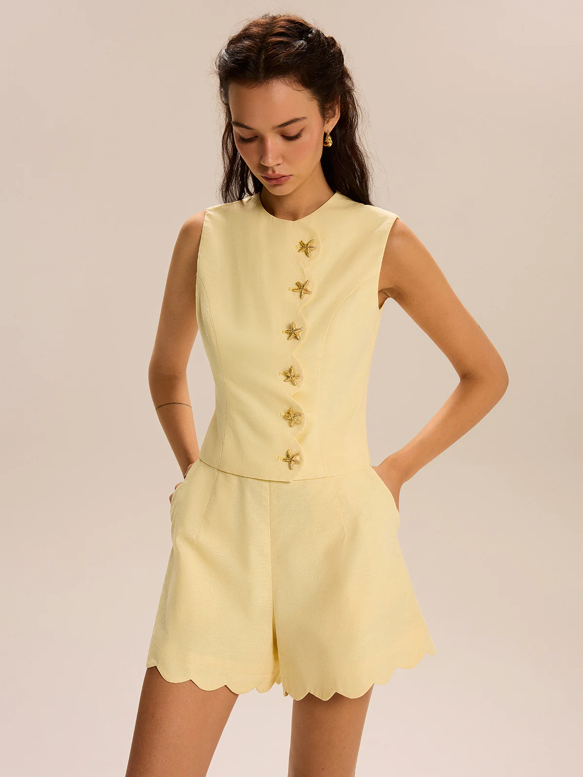 Shorts Set With Decor Button and Scallop Hem - Wholesalesil