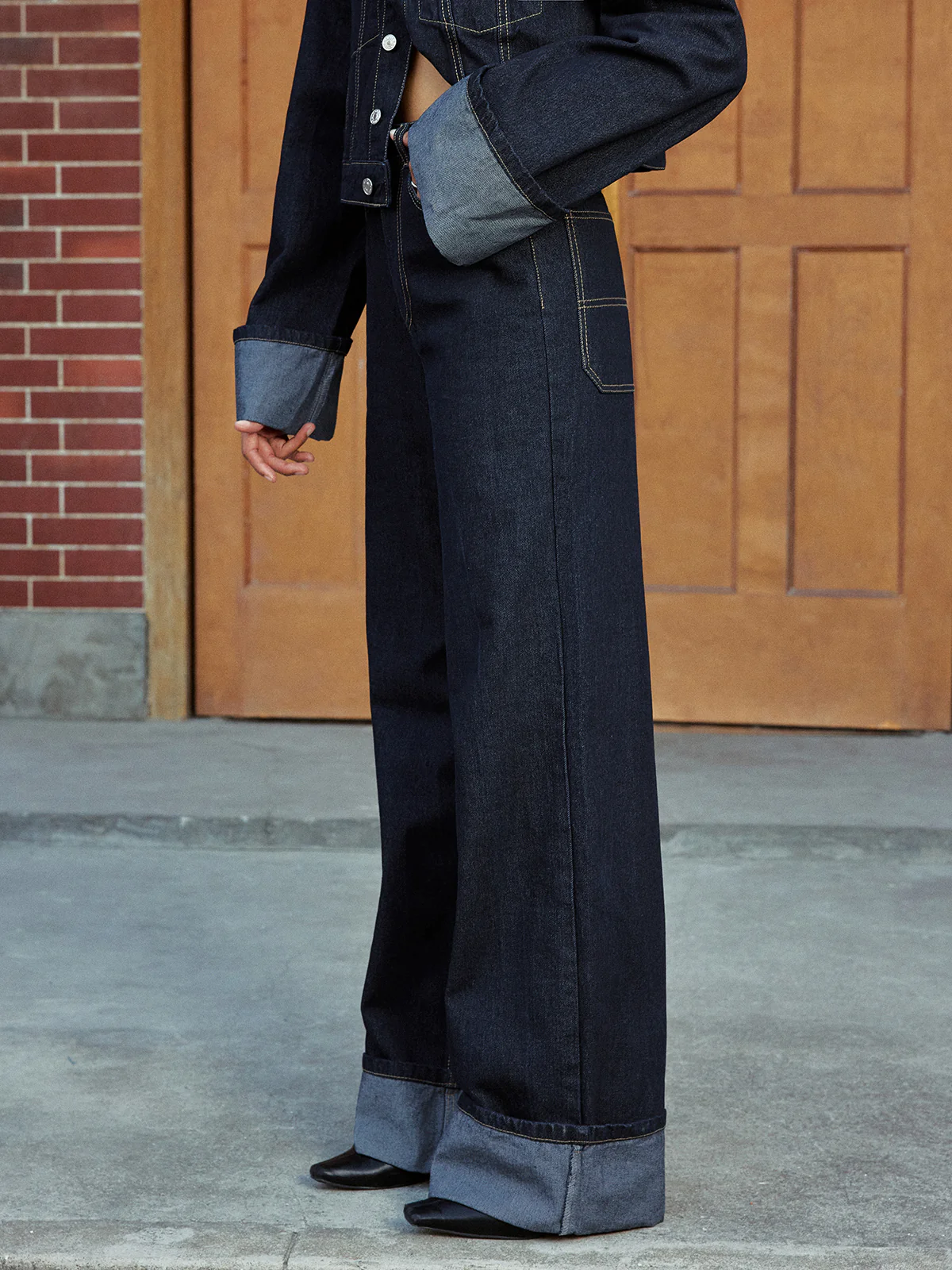 High-Waist Cuffed Wide-Leg Jeans - Wholesalesil