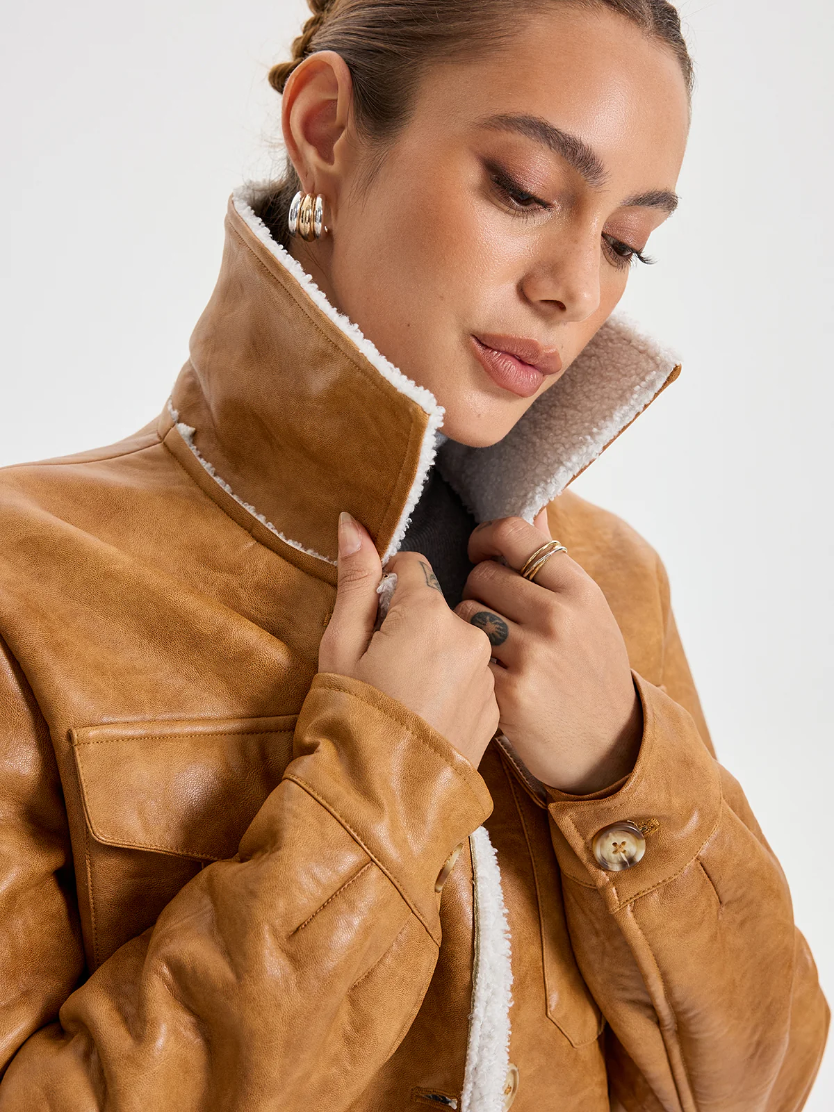 Single-breasted Shearling Jacket with Front Pockets - Wholesalesil