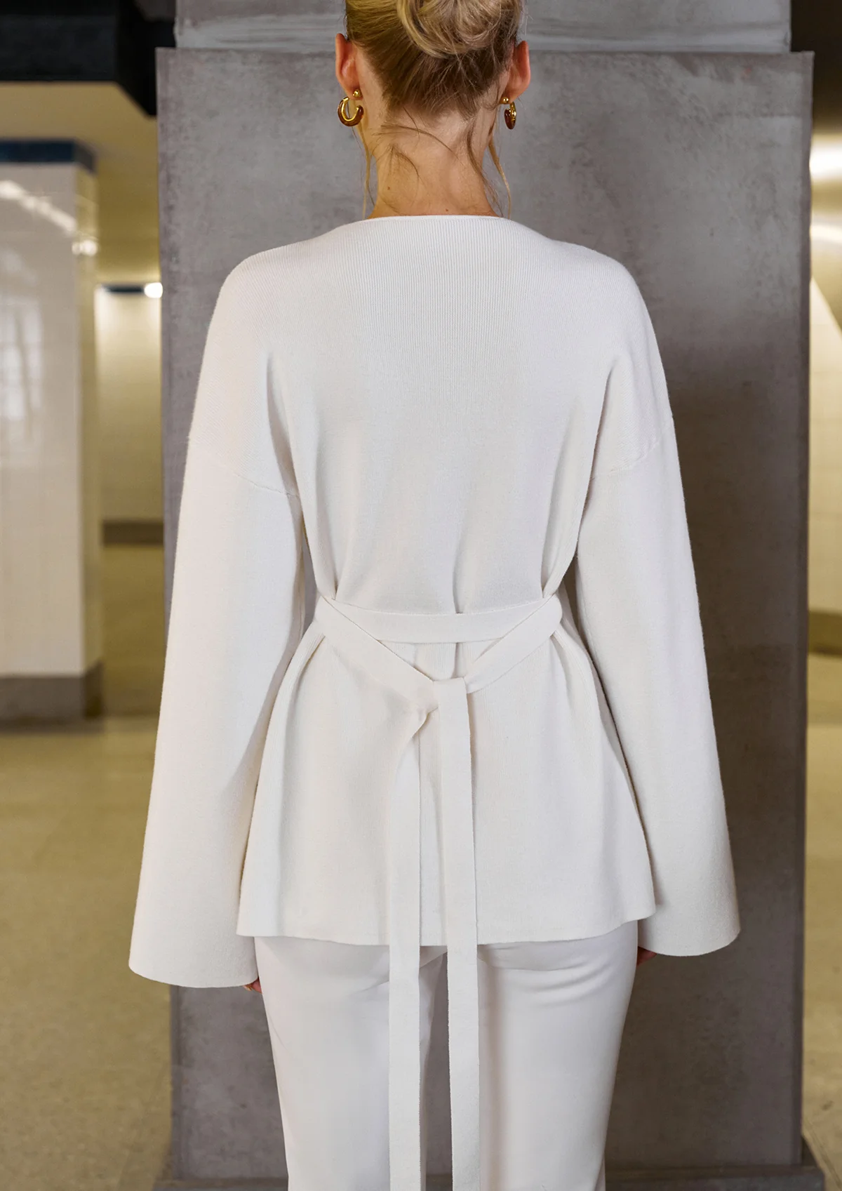 Wool-Blend V-Neck Single-Button Sweater - Wholesalesil