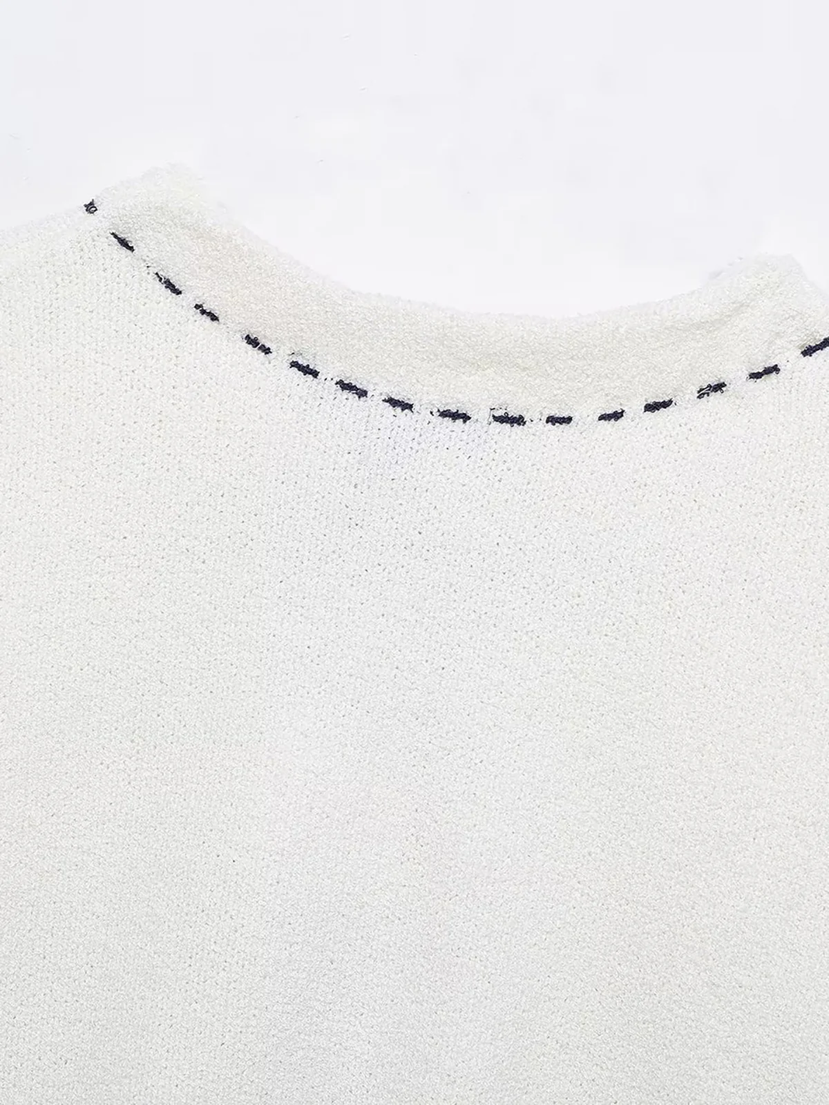 Short-Sleeved Cropped Cardigan with Contrast Stitching - Wholesalesil