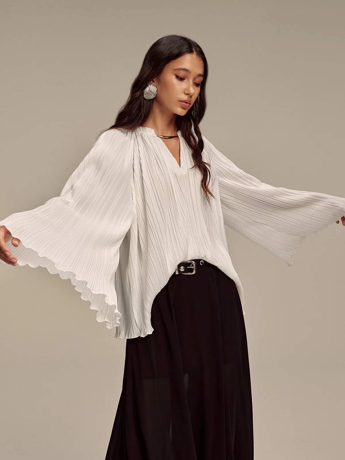Metal Collar Pleated Long-Sleeve Blouse - Wholesalesil