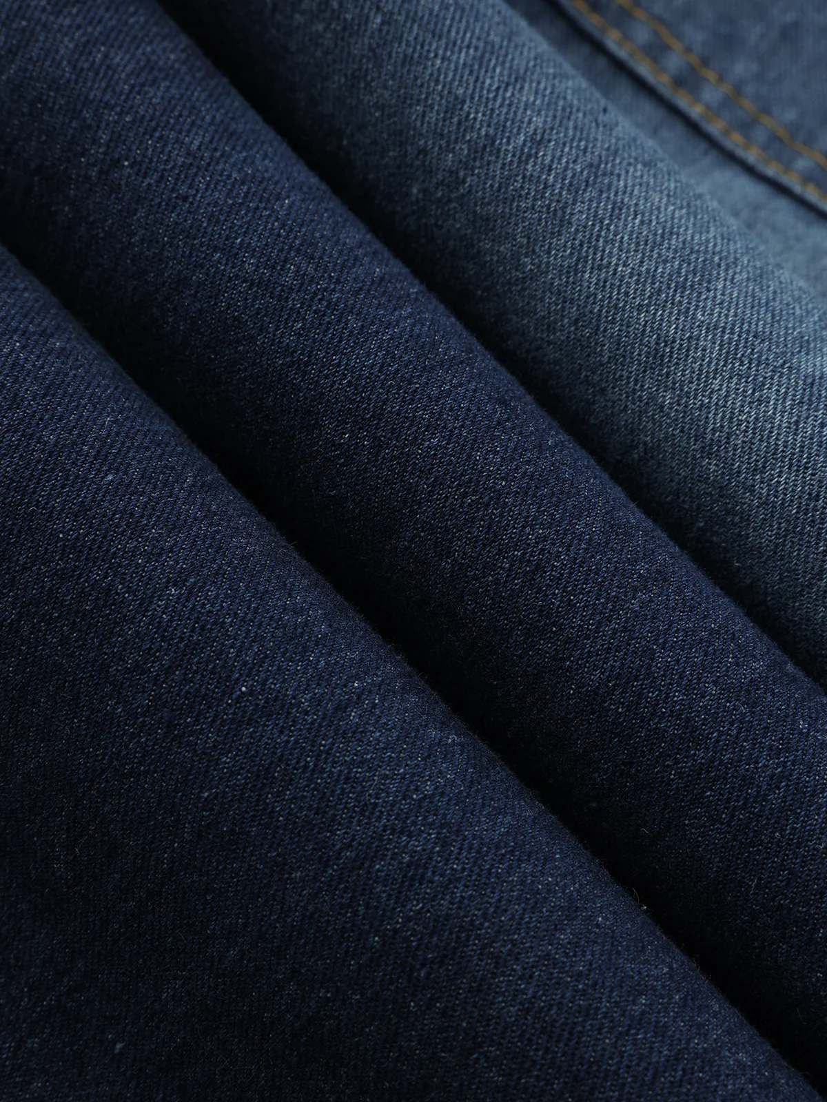 Mid-Waist Denim Curved-Leg Jeans - Wholesalesil