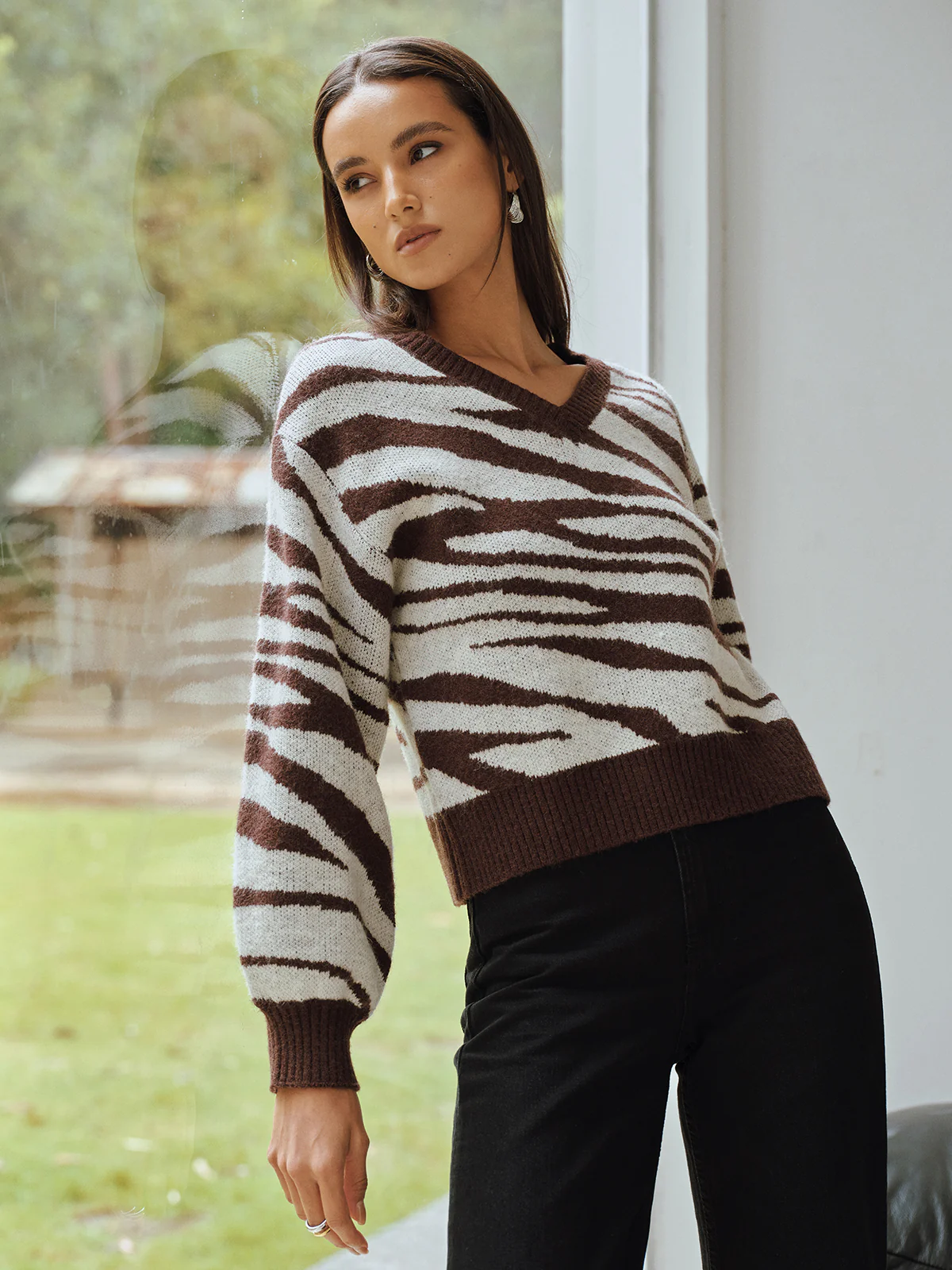 Zebra Print V-Neck Sweater - Wholesalesil