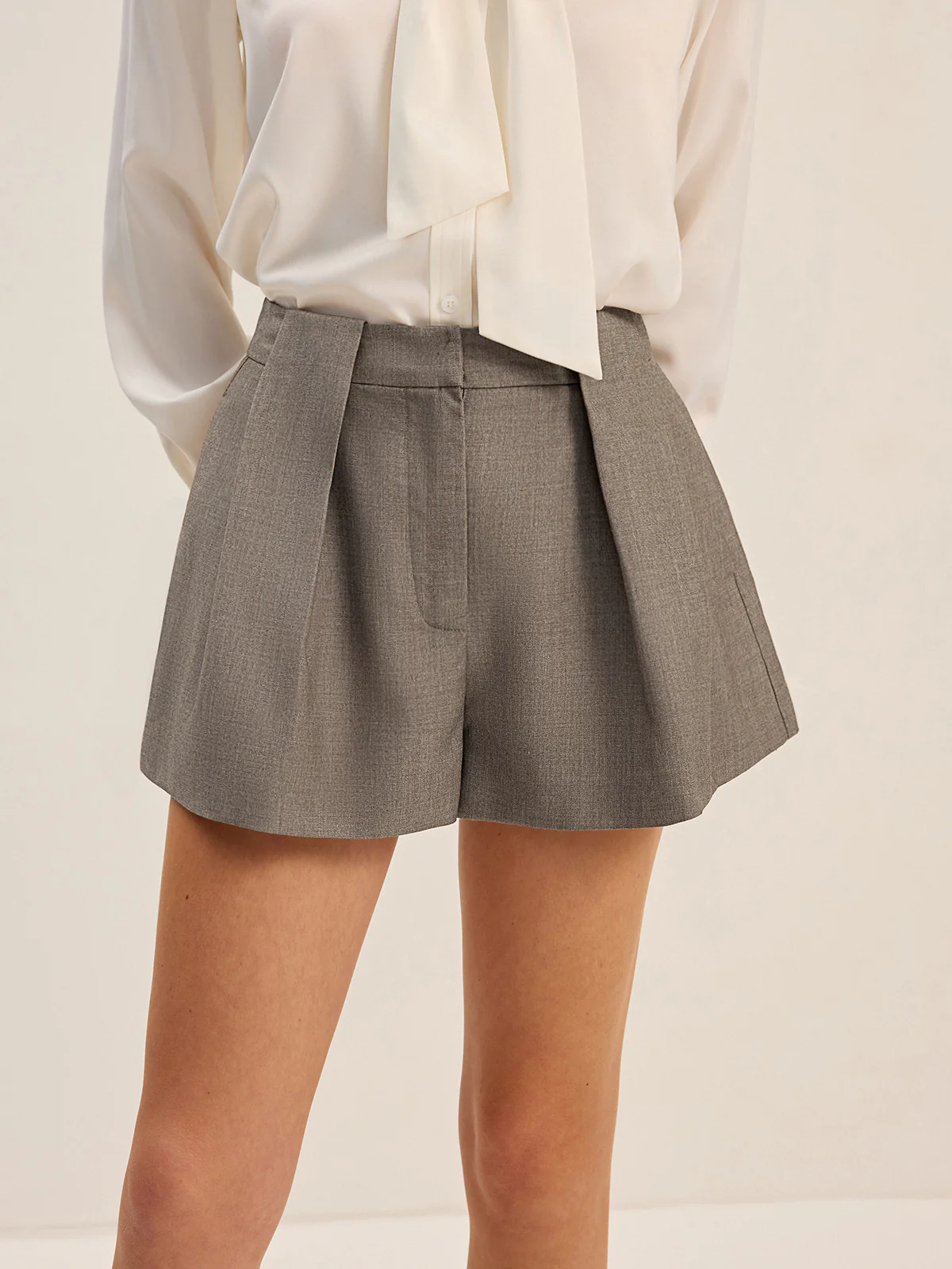 Cotton Blend Pleated Shorts - Wholesalesil