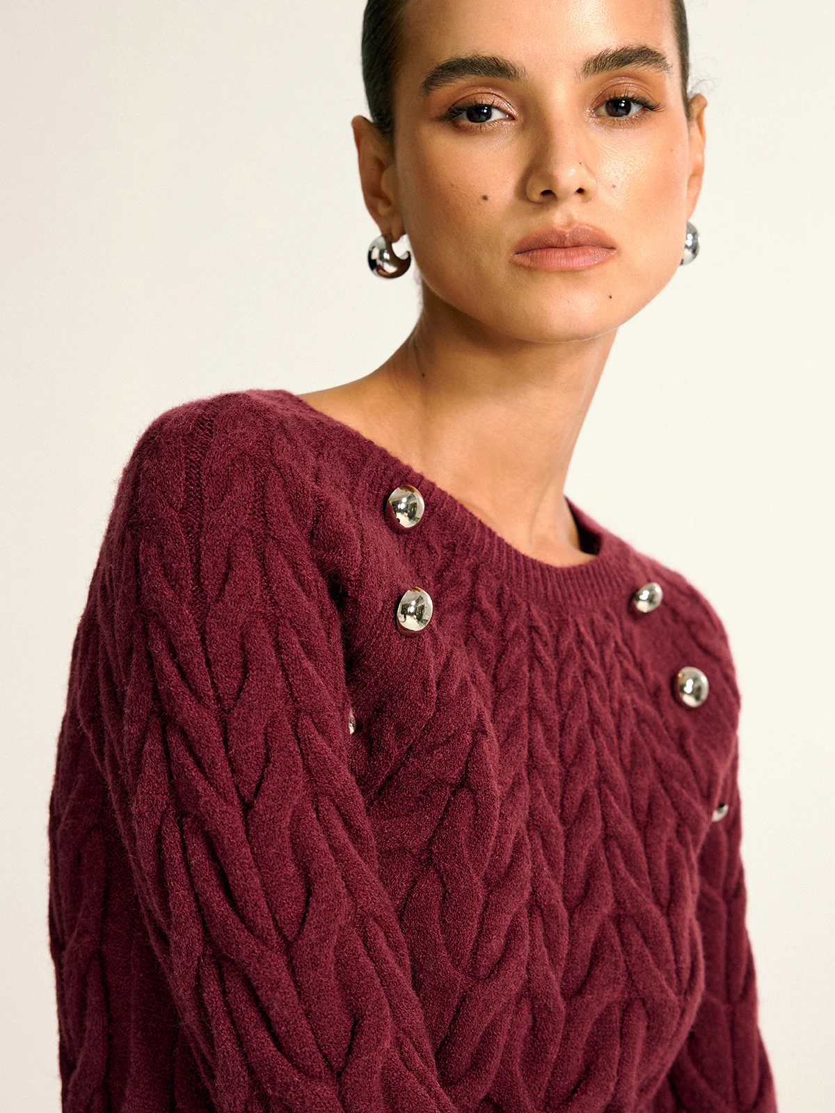 Metal Detail Cable Knit Round Neck Sweater - Wholesalesil