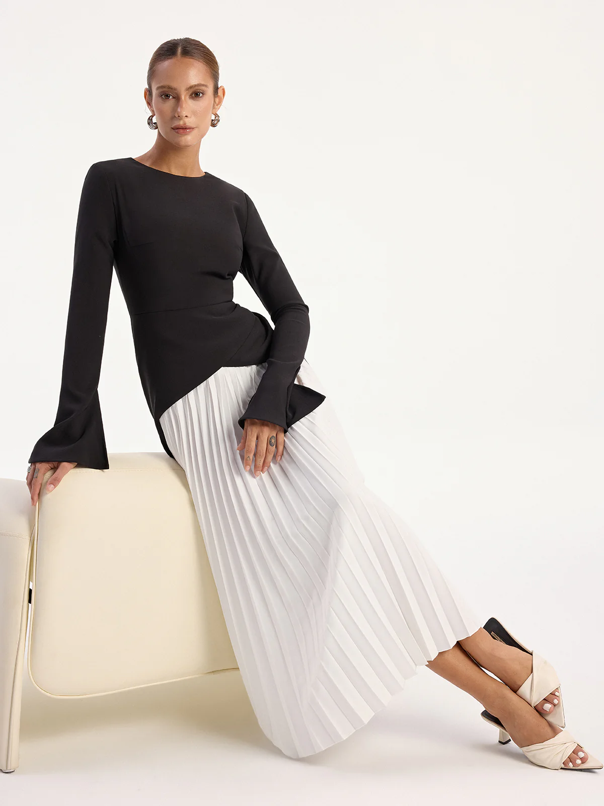 Two-Tone Long Sleeve Pleated Midi Dress - Wholesalesil