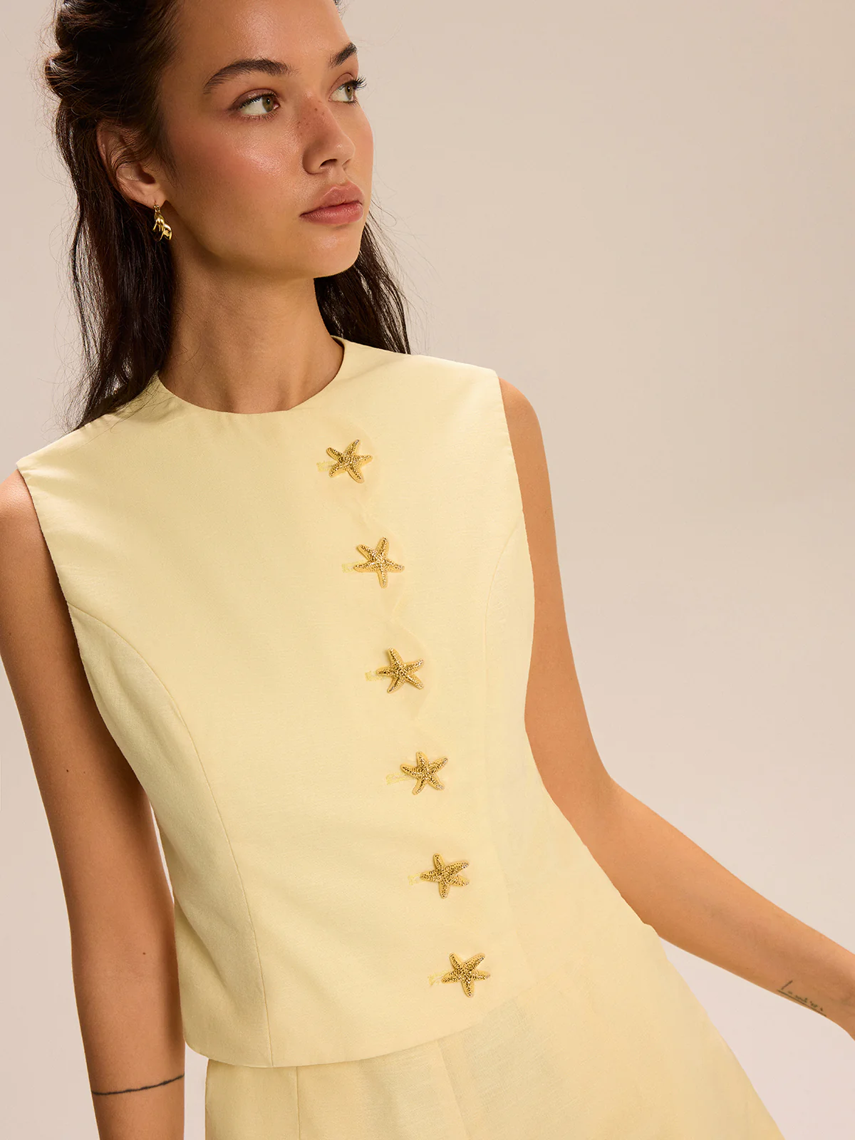 Shorts Set With Decor Button and Scallop Hem - Wholesalesil