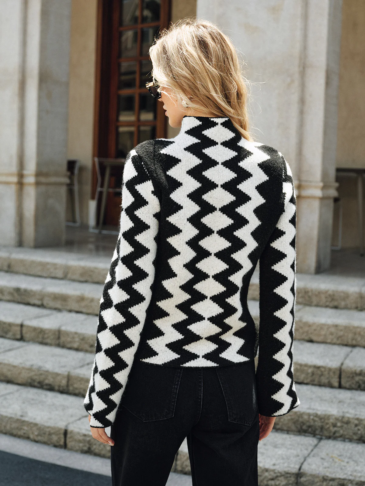 Chevron Pattern Mock Neck Knit Sweater - Wholesalesil