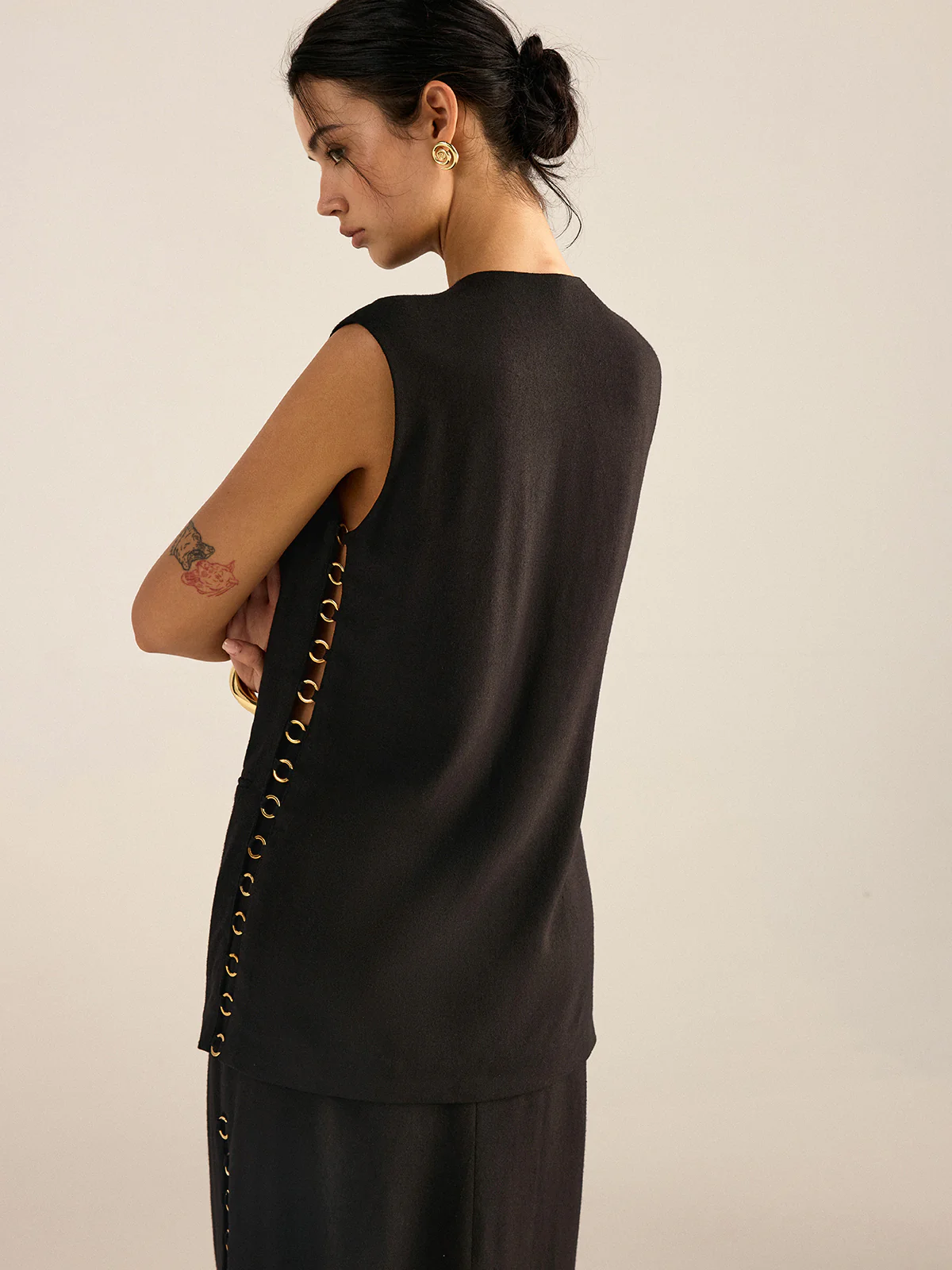 Metal Eyelet Detail Sleeveless Vest - Wholesalesil