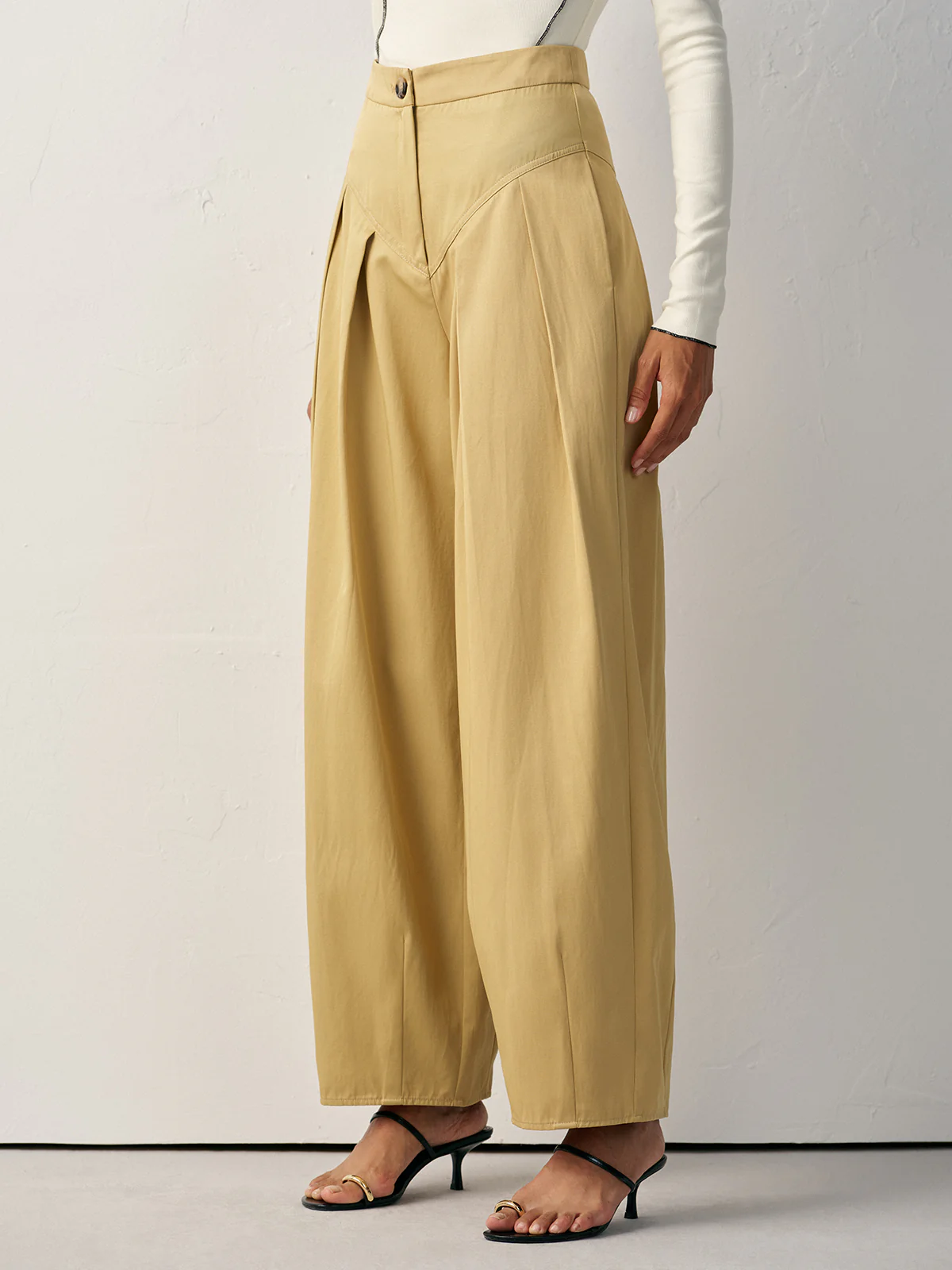 High-Waisted Pleated Wide-Leg Pants - Wholesalesil