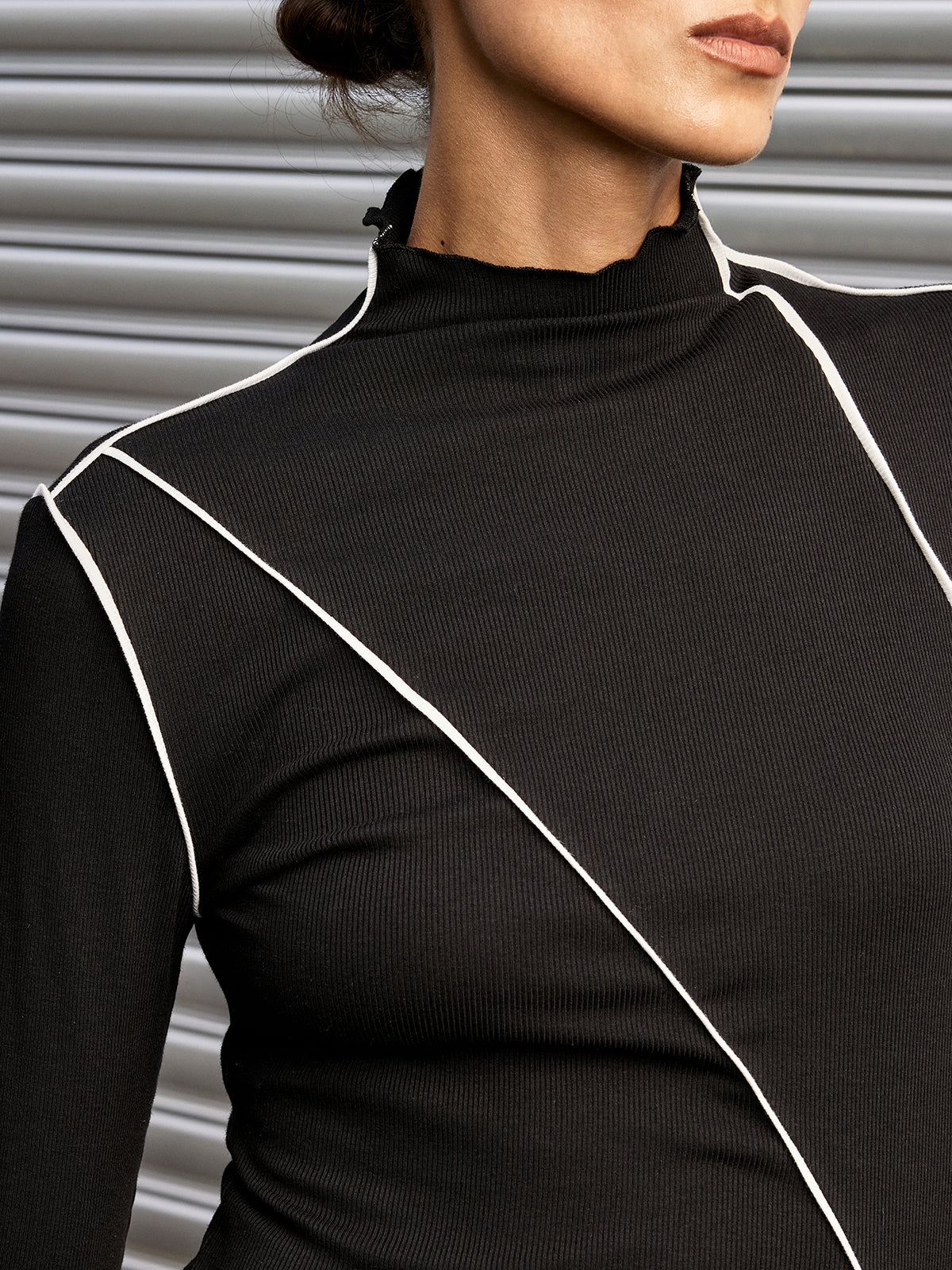 Contrast Asymmetric Piping Mock-Neck T-Shirt - Wholesalesil