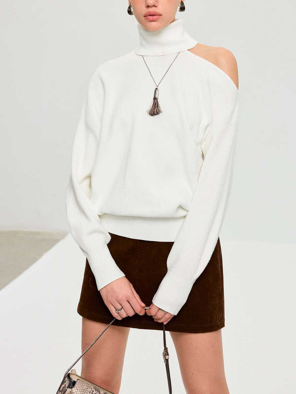 Turtleneck Cold Shoulder Wool Blend Sweater - Wholesalesil