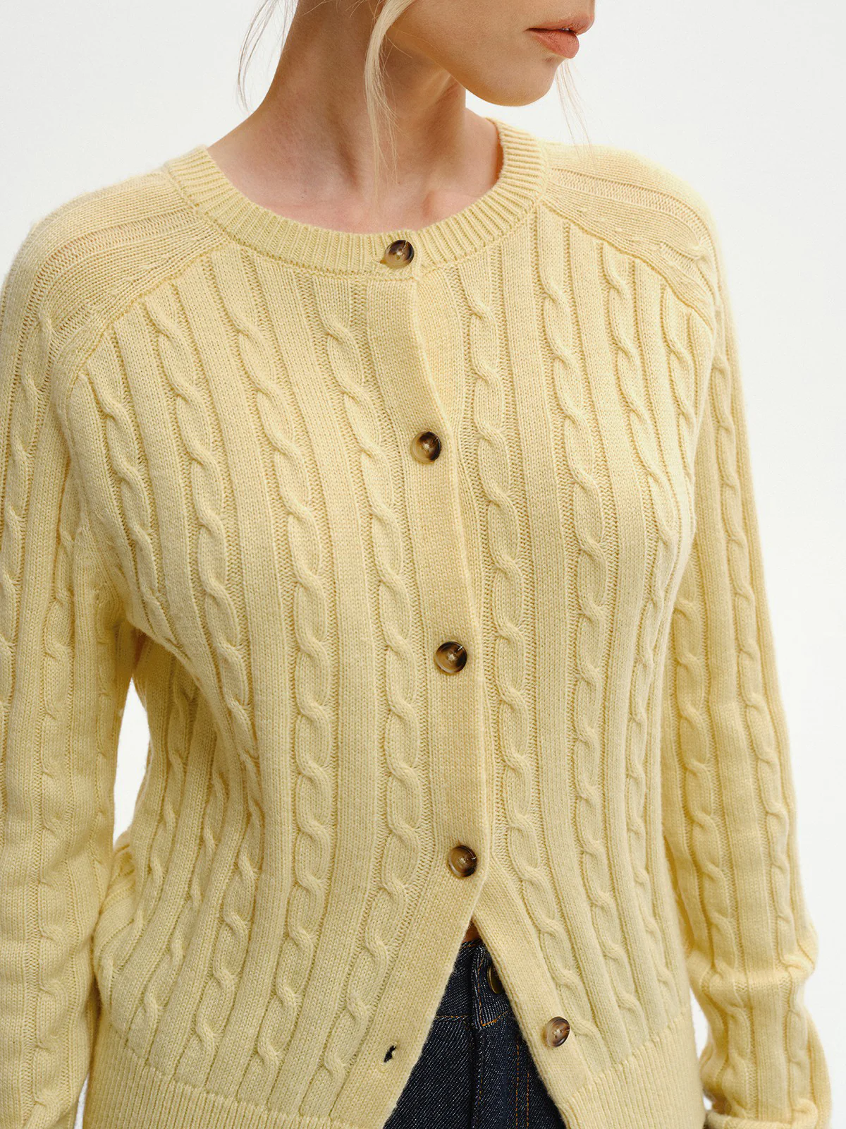 Cable-Knit Buttoned Cardigan - Wholesalesil