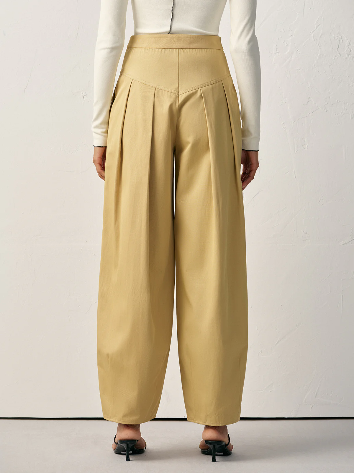 High-Waisted Pleated Wide-Leg Pants - Wholesalesil