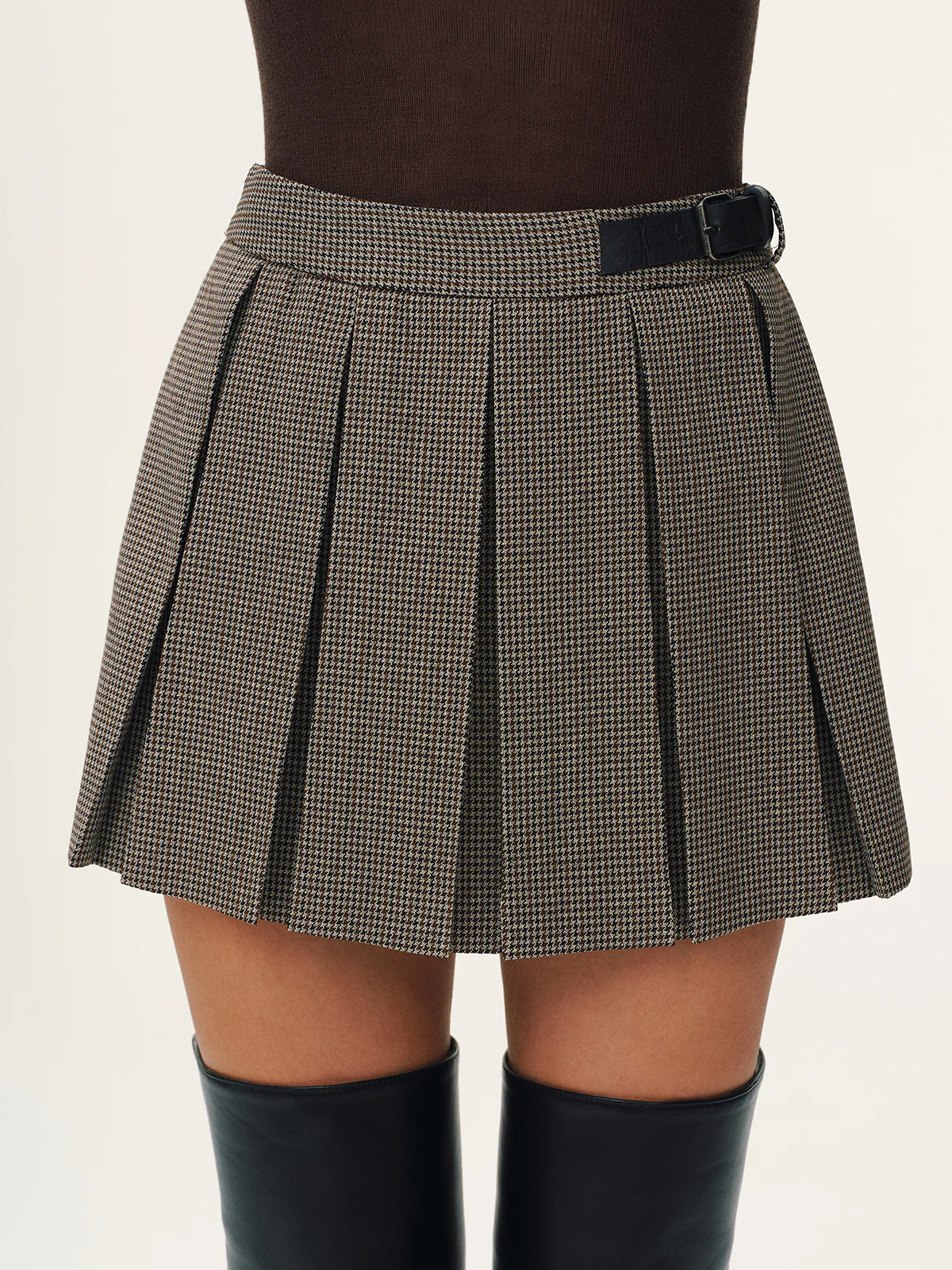 Belt-Decor Pleated Houndstooth Mini Skirt - Wholesalesil