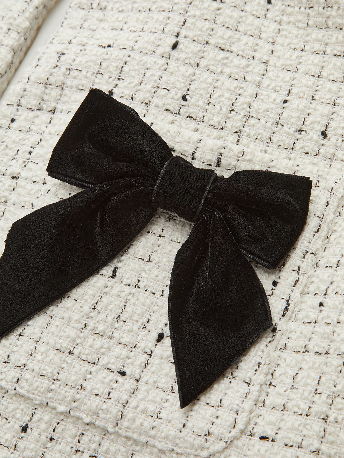 Tweed Contrast Bow Round Neck Jacket - Wholesalesil