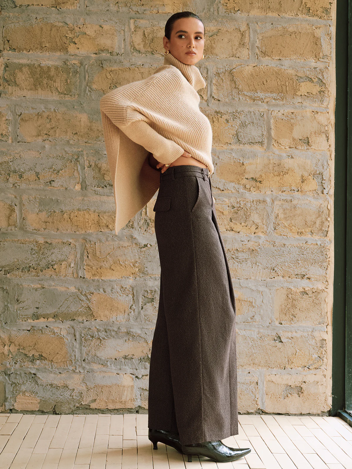 High-Waist Pleated Wide-Leg Pants - Wholesalesil