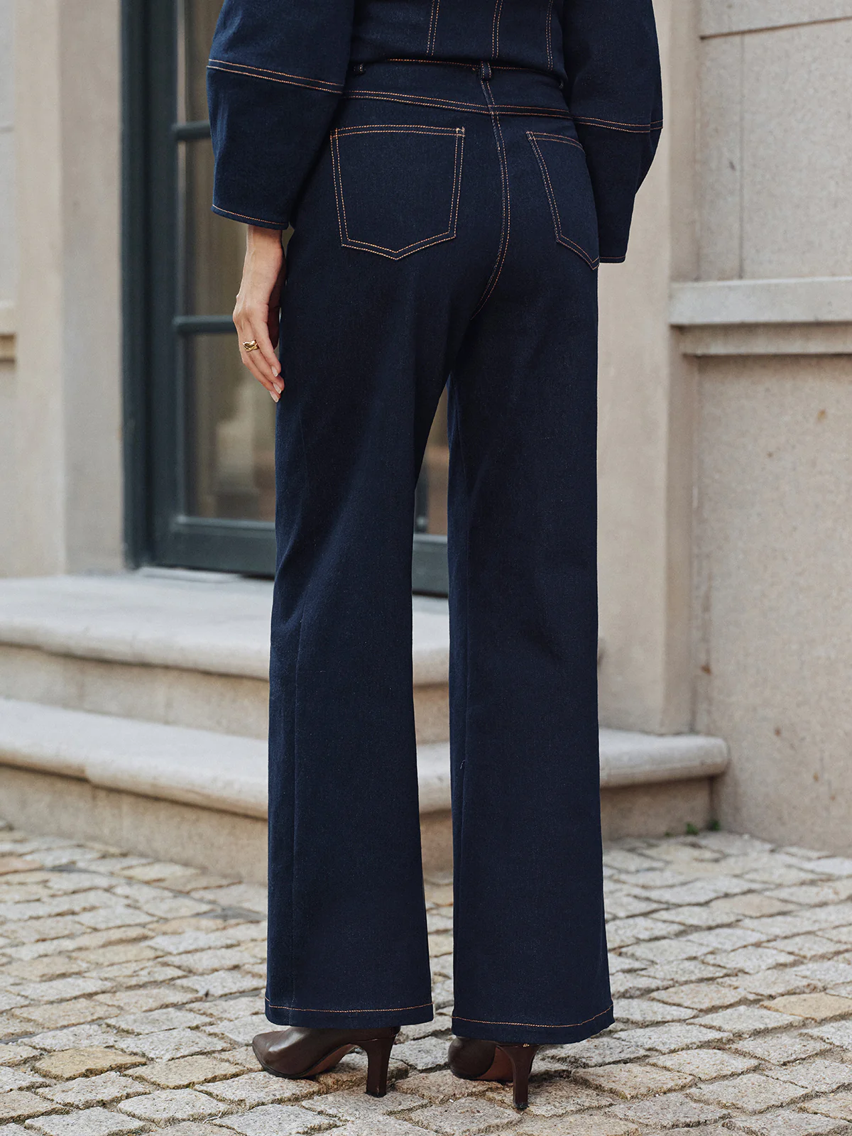 High-Waisted Straight-Leg Jeans - Wholesalesil