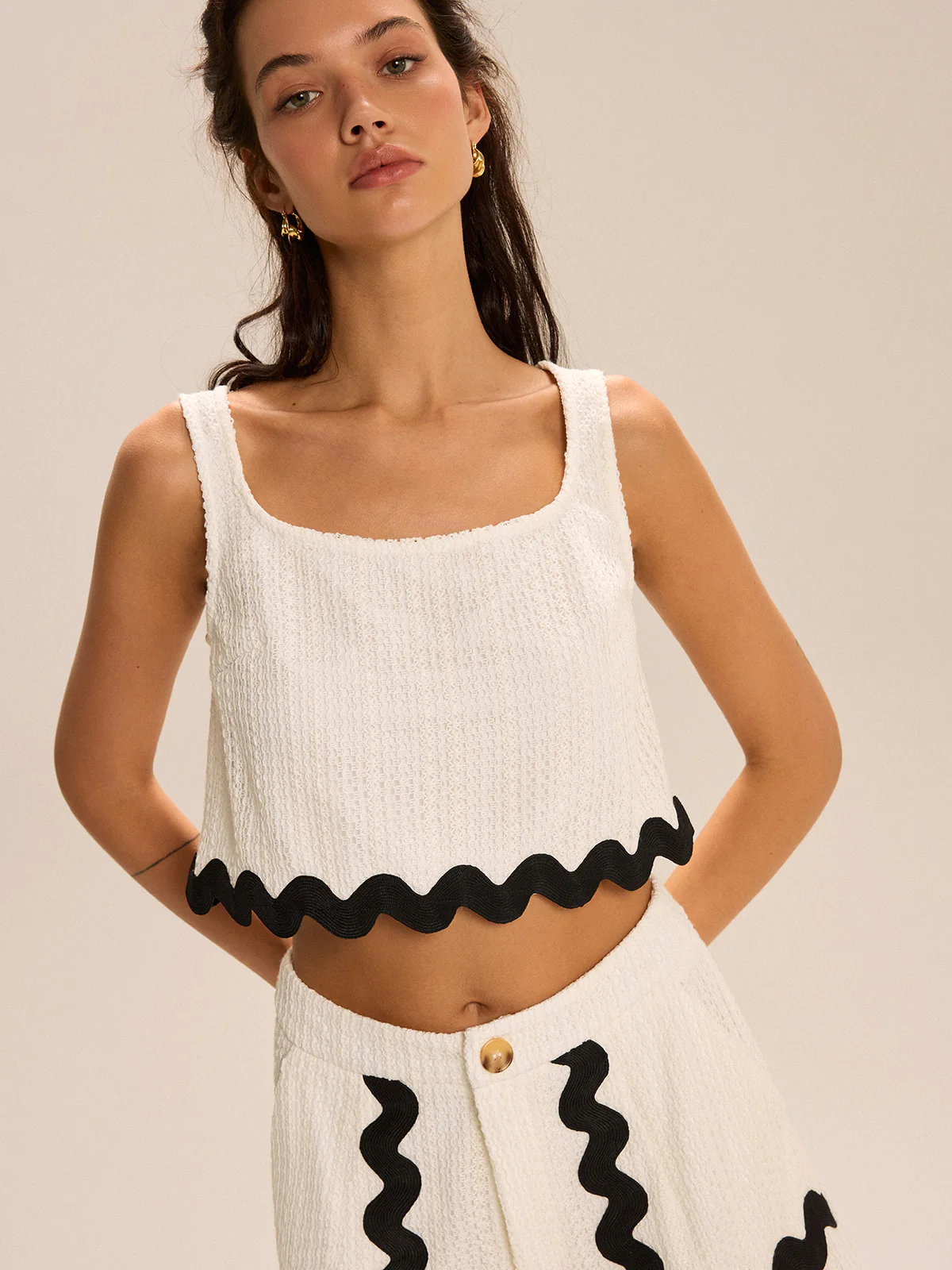 Cropped Tank Top And Scalloped-Trim Shorts Set - Wholesalesil