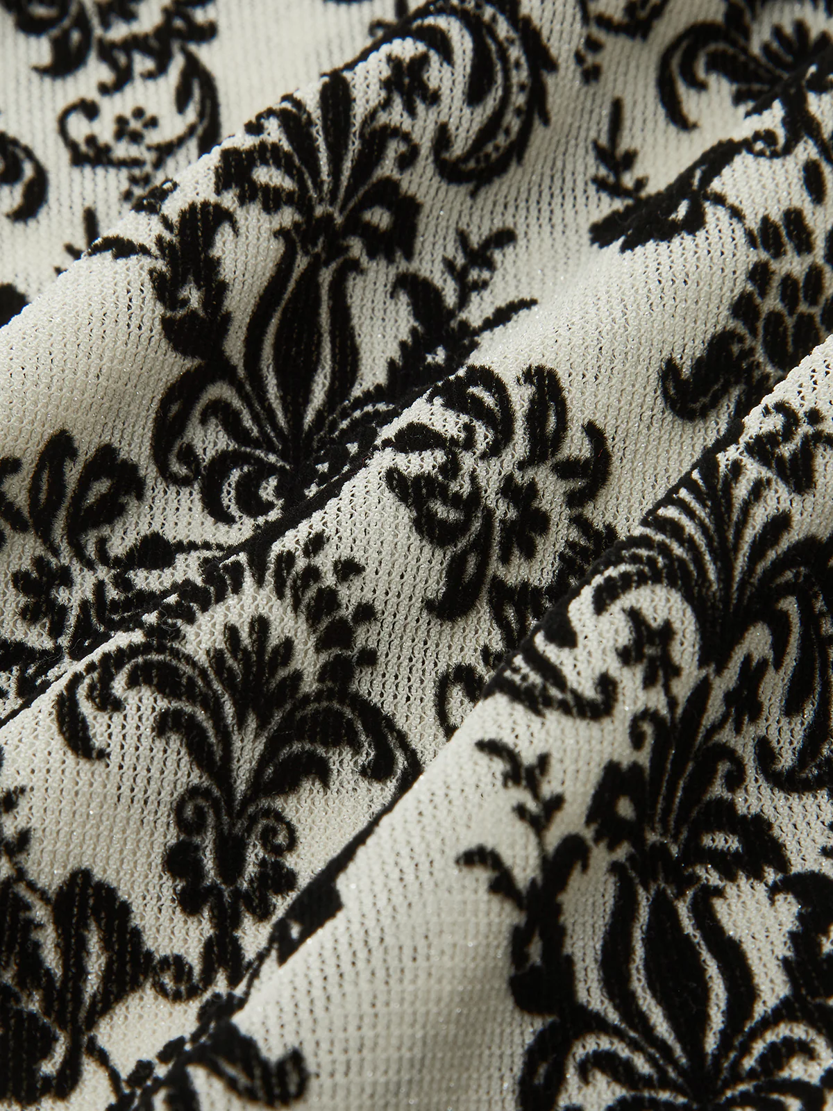 Damask Print Mock Neck T-Shirt - Wholesalesil