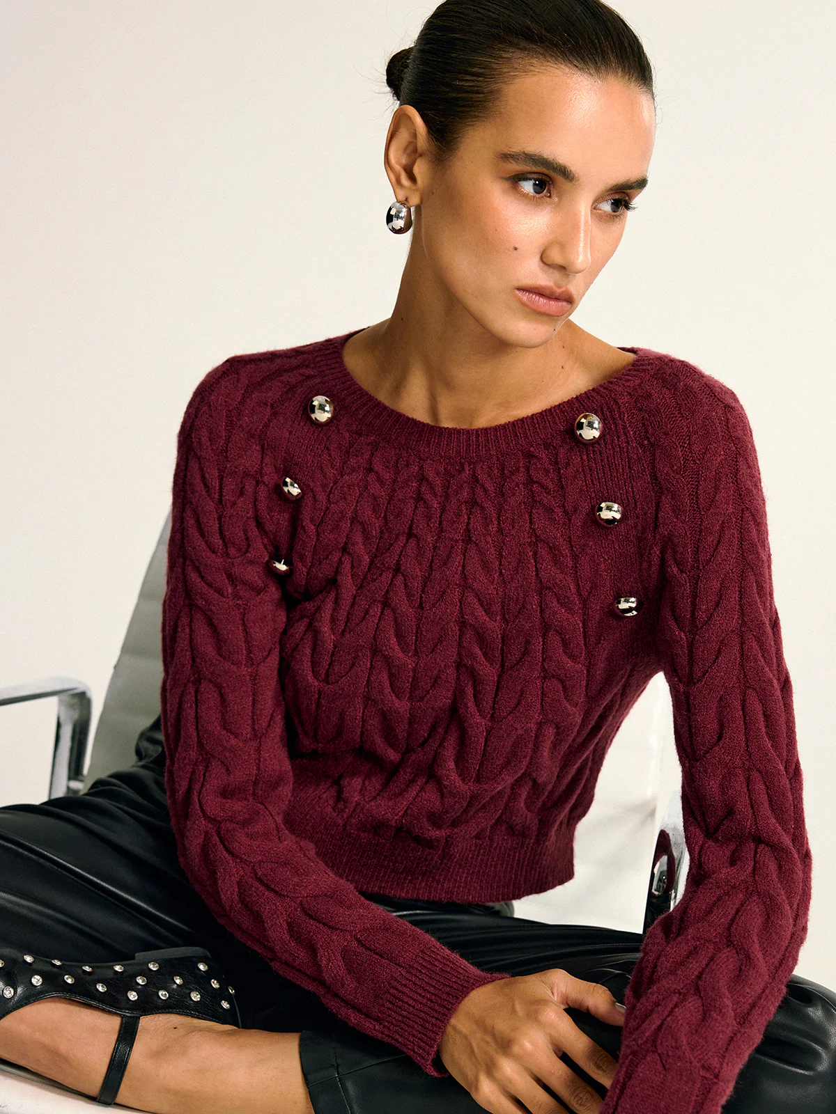 Metal Detail Cable Knit Round Neck Sweater - Wholesalesil