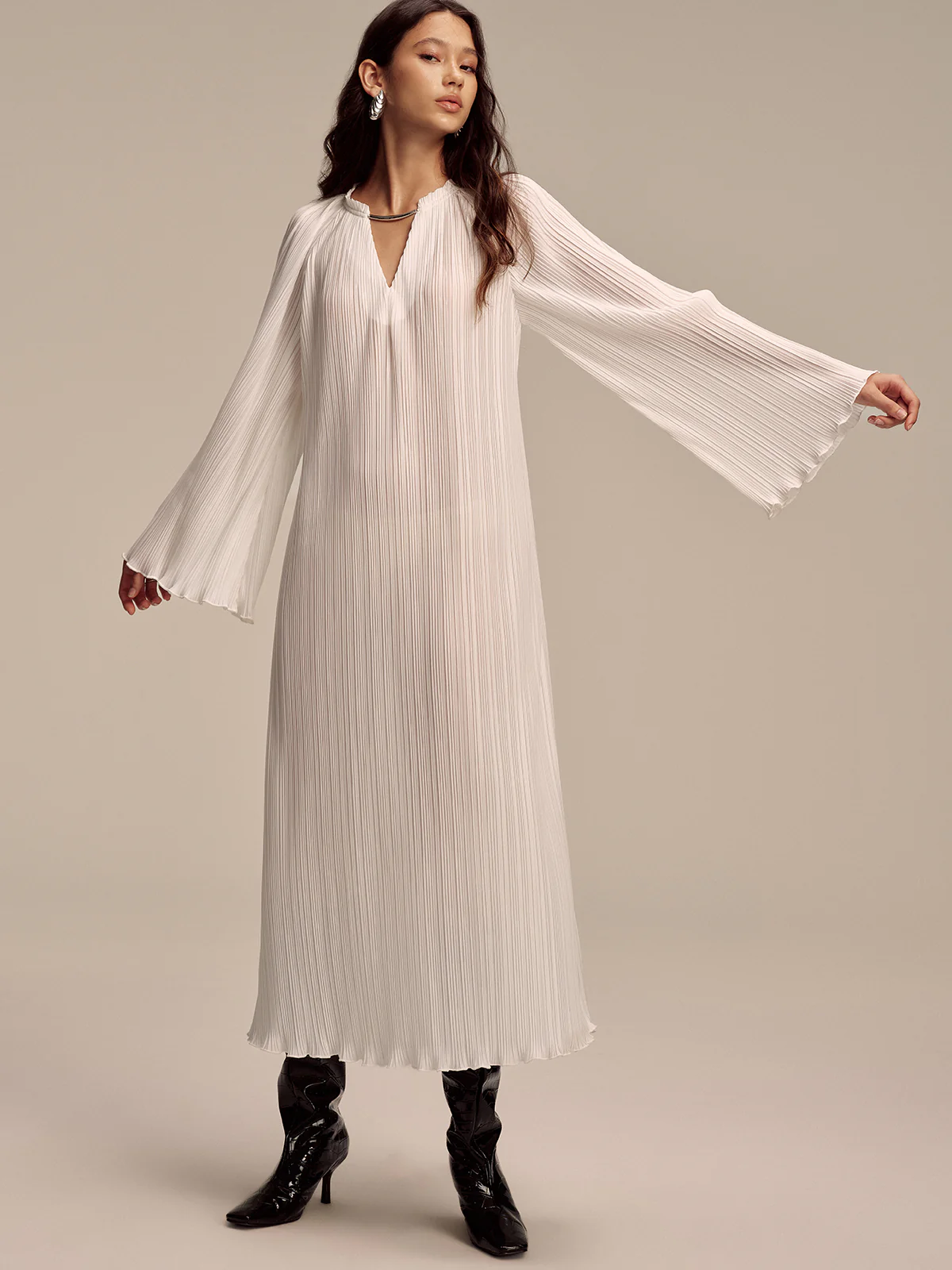 Metal Collar Pleated Long-Sleeve Maxi Dress - Wholesalesil