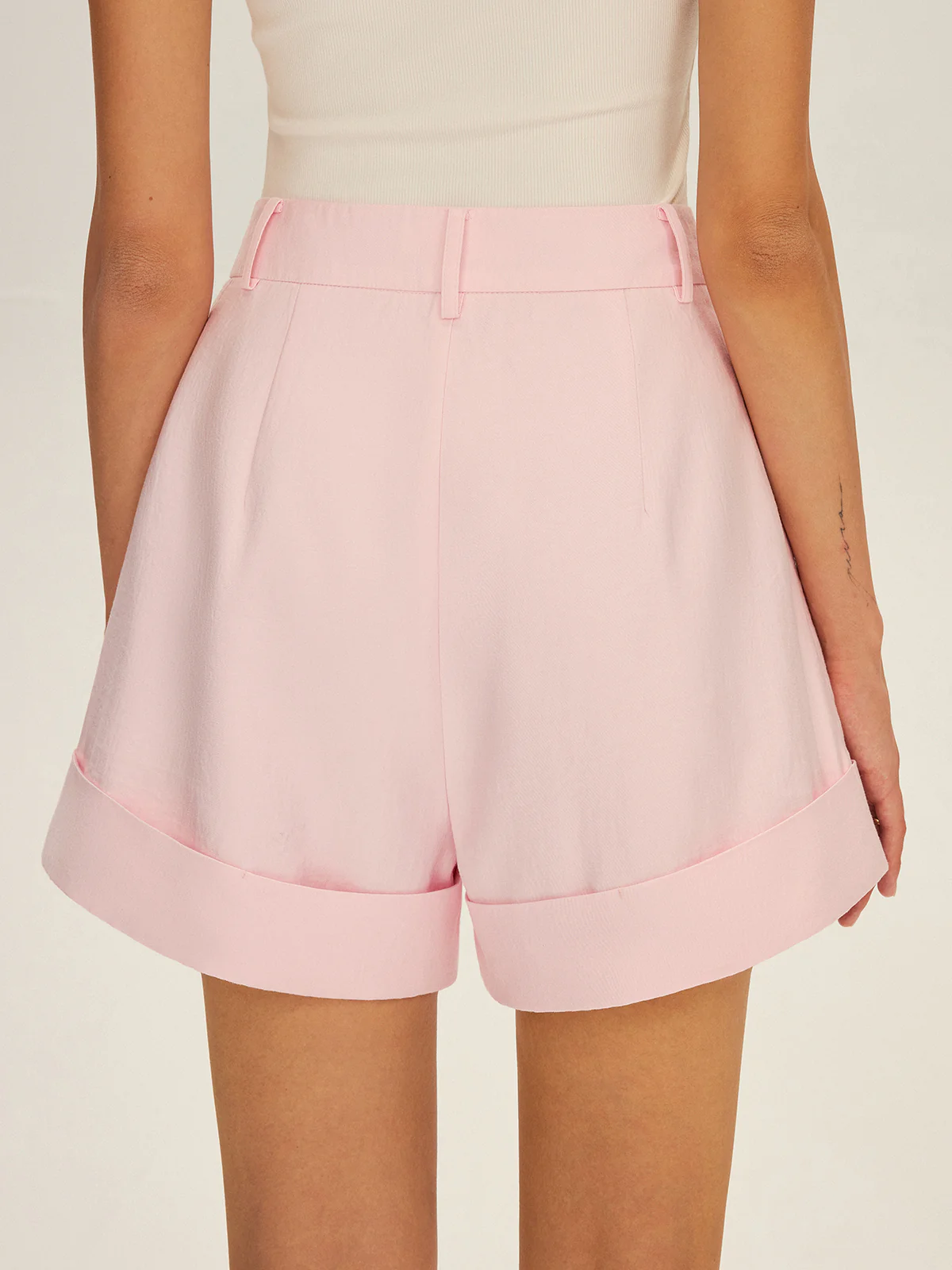 High-Waisted Cuffed Shorts - Wholesalesil