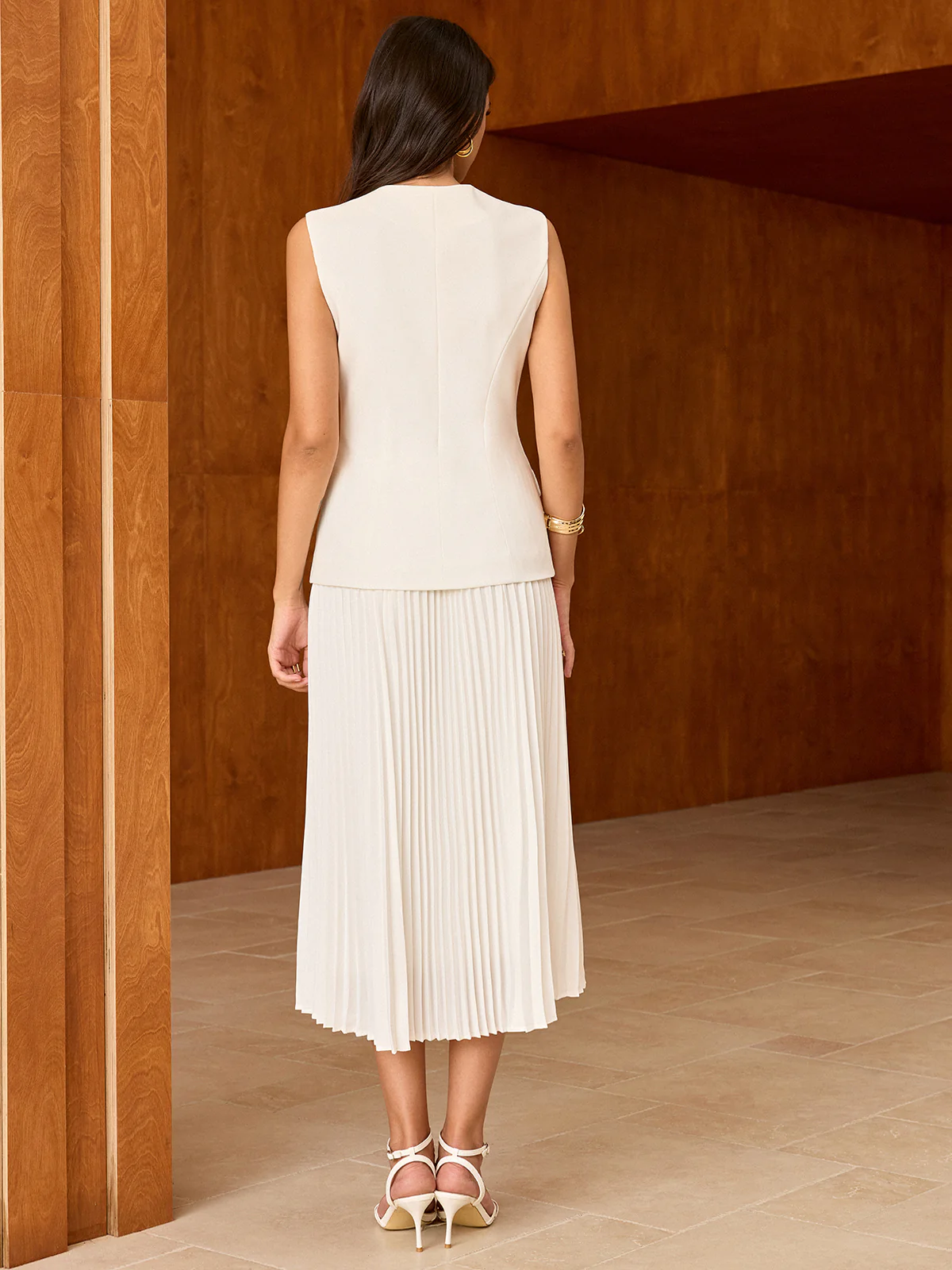 Sleeveless Button-Front Vest - Wholesalesil