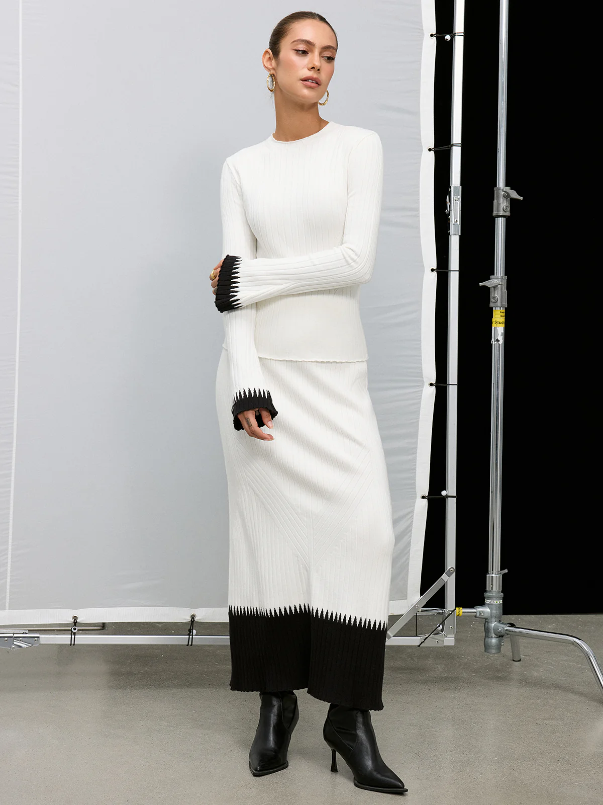 Contrast Cuff Crew Neck Knit Sweater - Wholesalesil