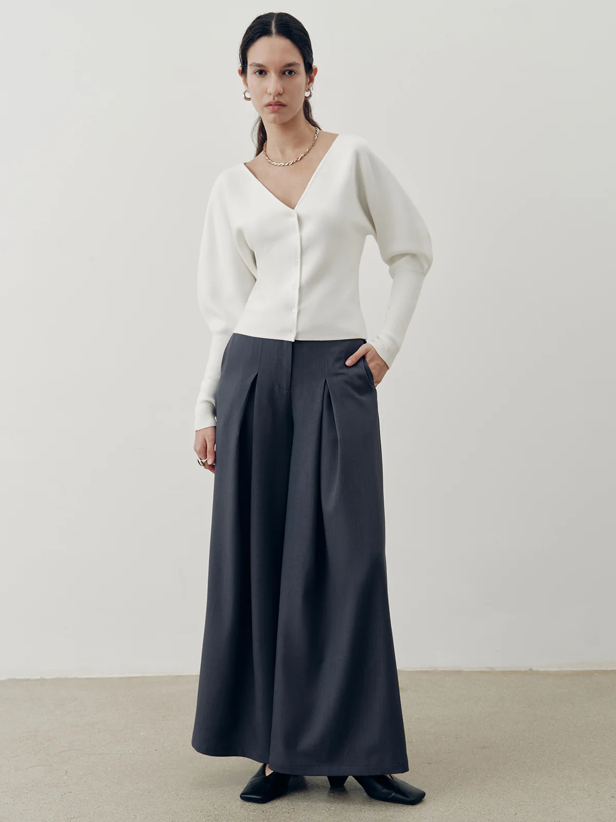 V-Neck Leg-Of-Mutton Sleeve Cardigan - Wholesalesil