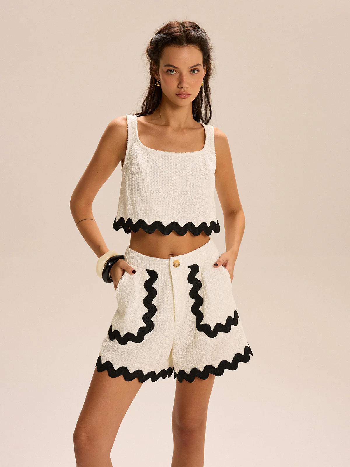 Cropped Tank Top And Scalloped-Trim Shorts Set - Wholesalesil