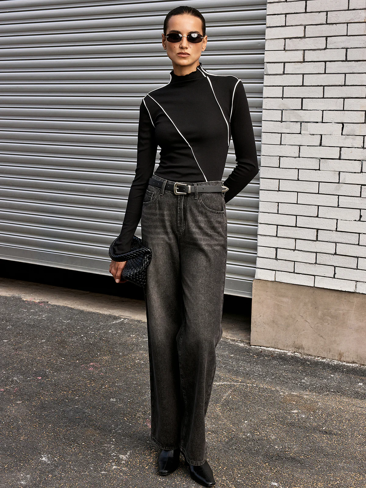 Contrast Asymmetric Piping Mock-Neck T-Shirt - Wholesalesil