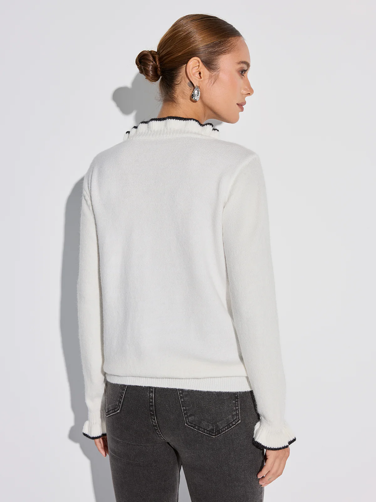 Contrast Ruffle Trim Button Sweater - Wholesalesil