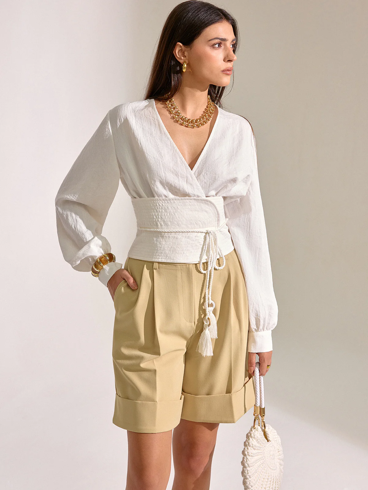 Pocket Mid-Waist Pleated Cuffed Shorts - Wholesalesil