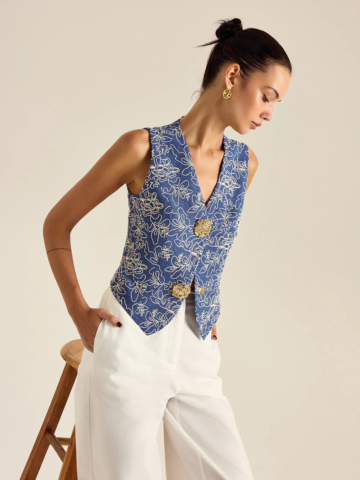 Floral Embroidered Vest - Wholesalesil
