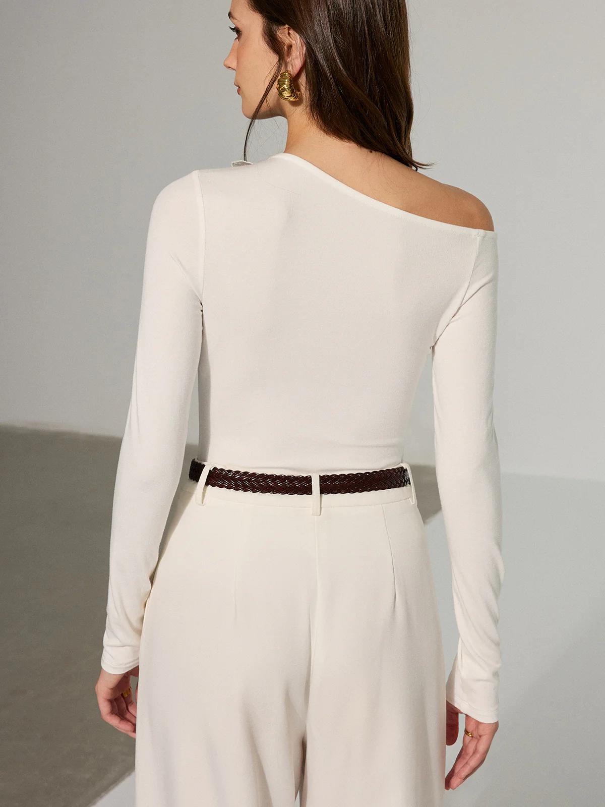 Off-Shoulder 3D Floral Embellished T-Shirt - Wholesalesil