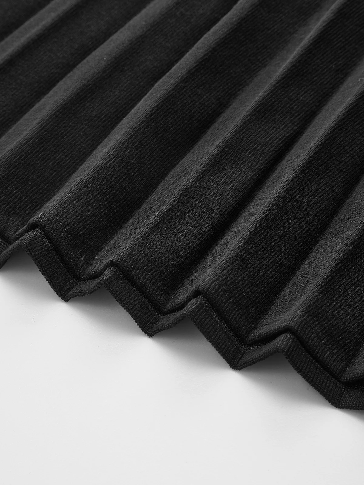 Belt-Decor Pleated Midi Skirt - Wholesalesil