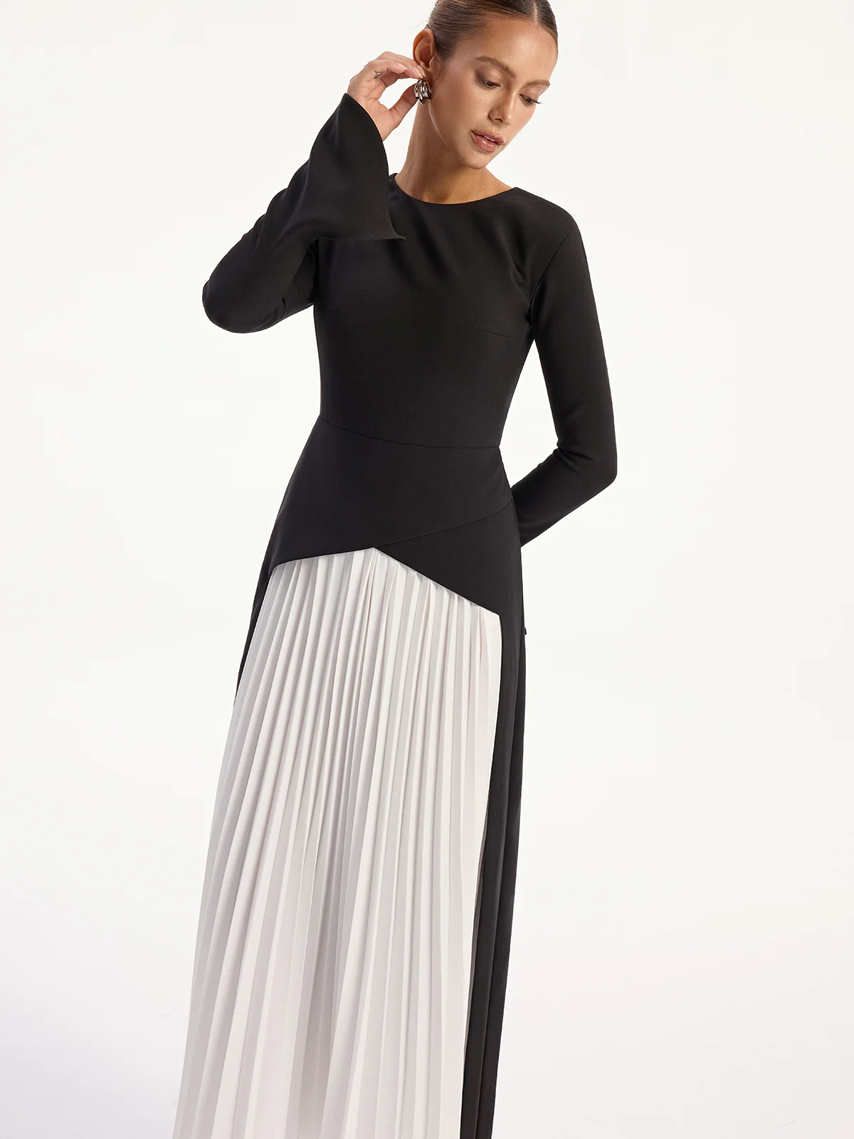 Two-Tone Long Sleeve Pleated Midi Dress - Wholesalesil