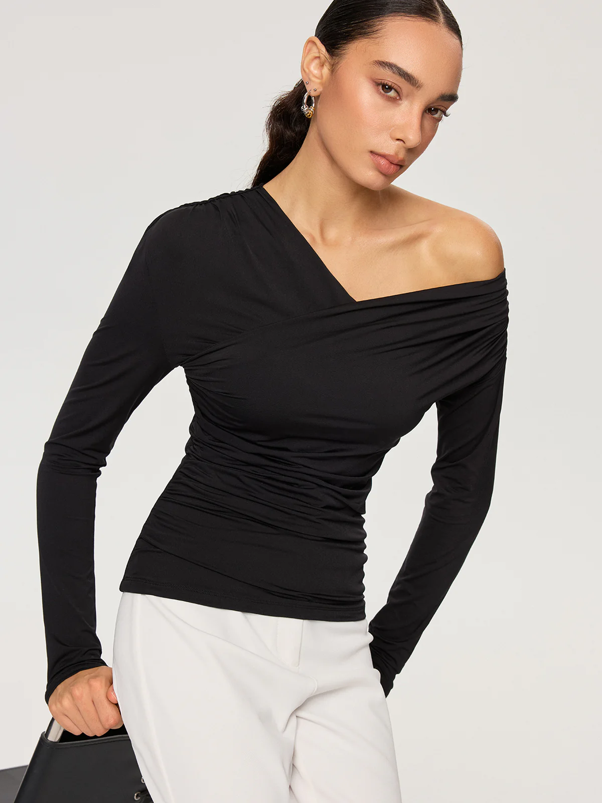 Off-Shoulder Ruched T-Shirt - Wholesalesil