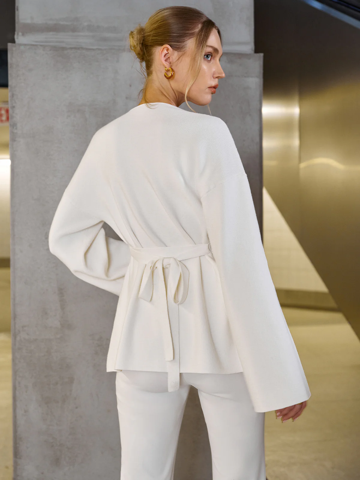 Wool-Blend V-Neck Single-Button Sweater - Wholesalesil