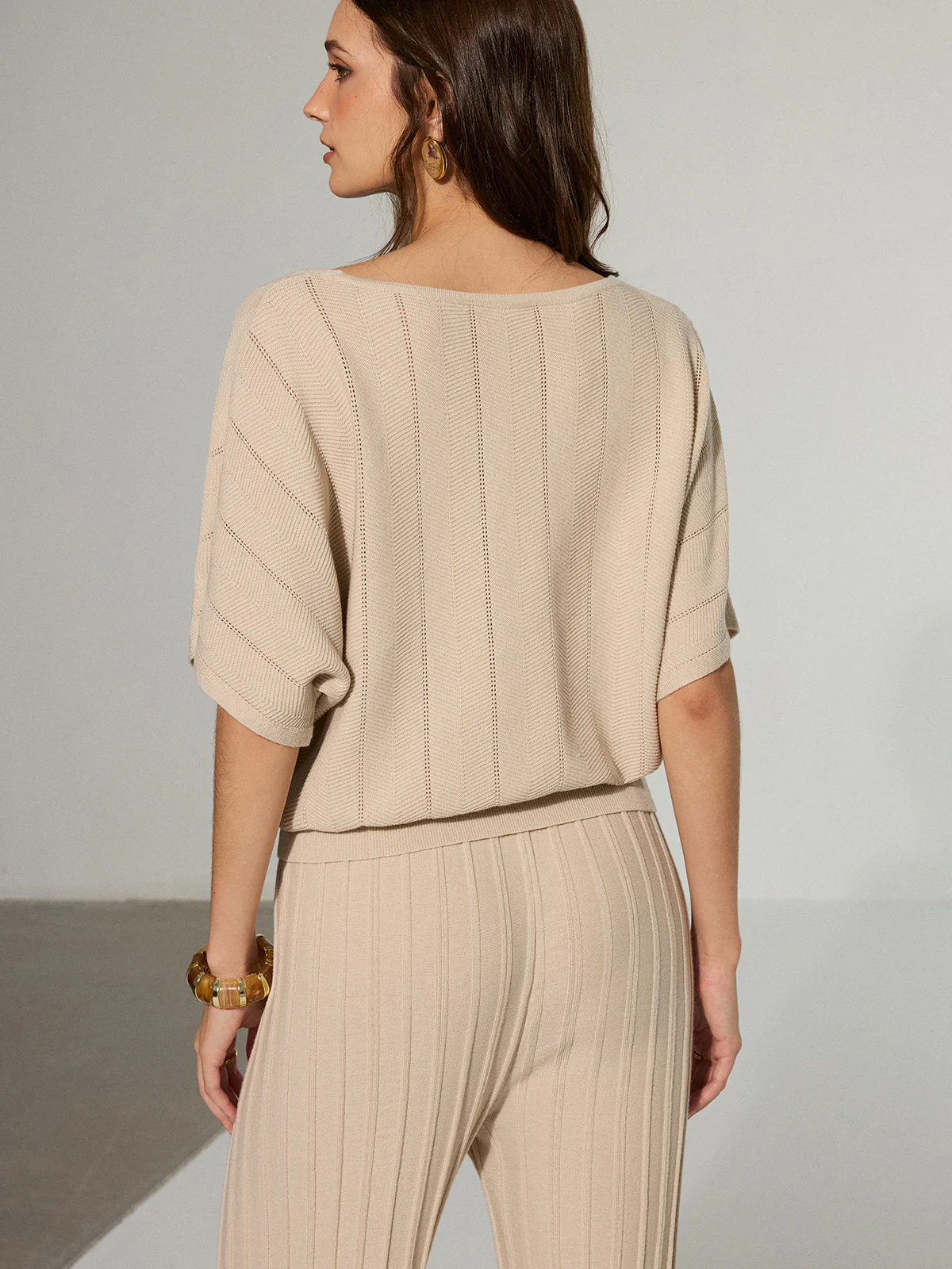 Textured Wool Blend V-Neck Sweater - Wholesalesil